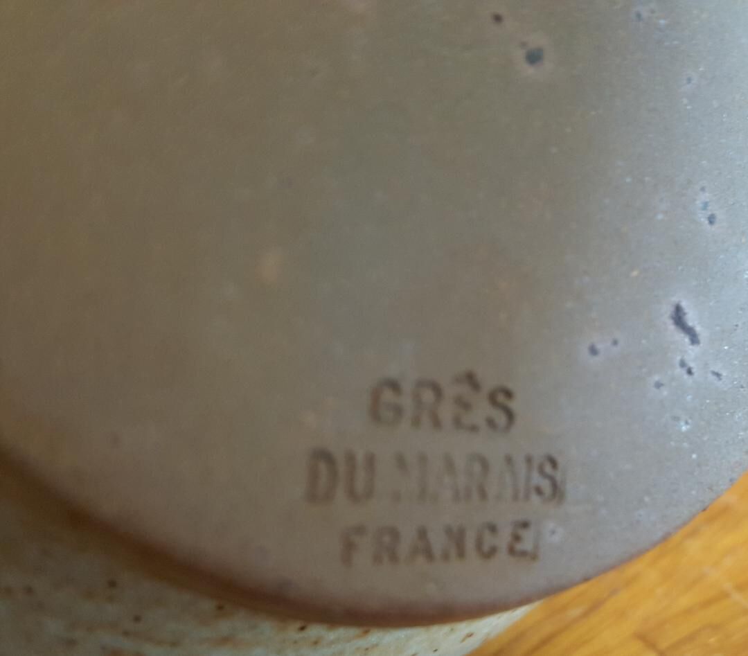 Petit Pichet Crémier in Marais Sandstone