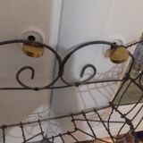 Small basket of rounded wire