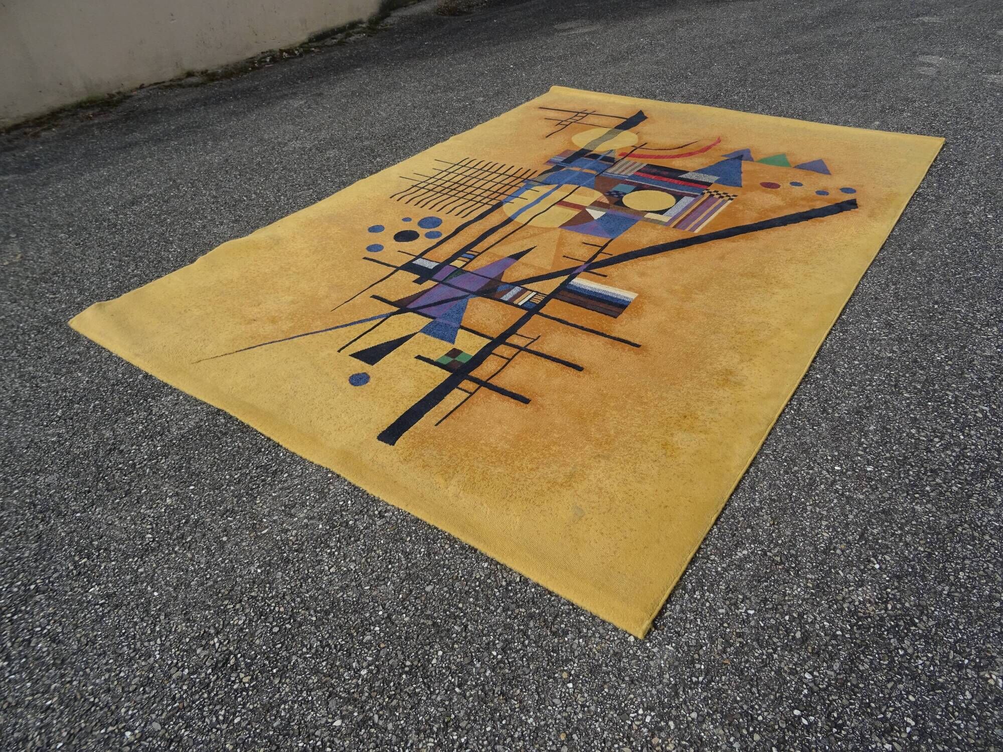 Large wool rug in Kandinsky design from the 80s.