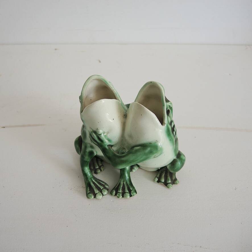 Antique double frog vase in ceramic