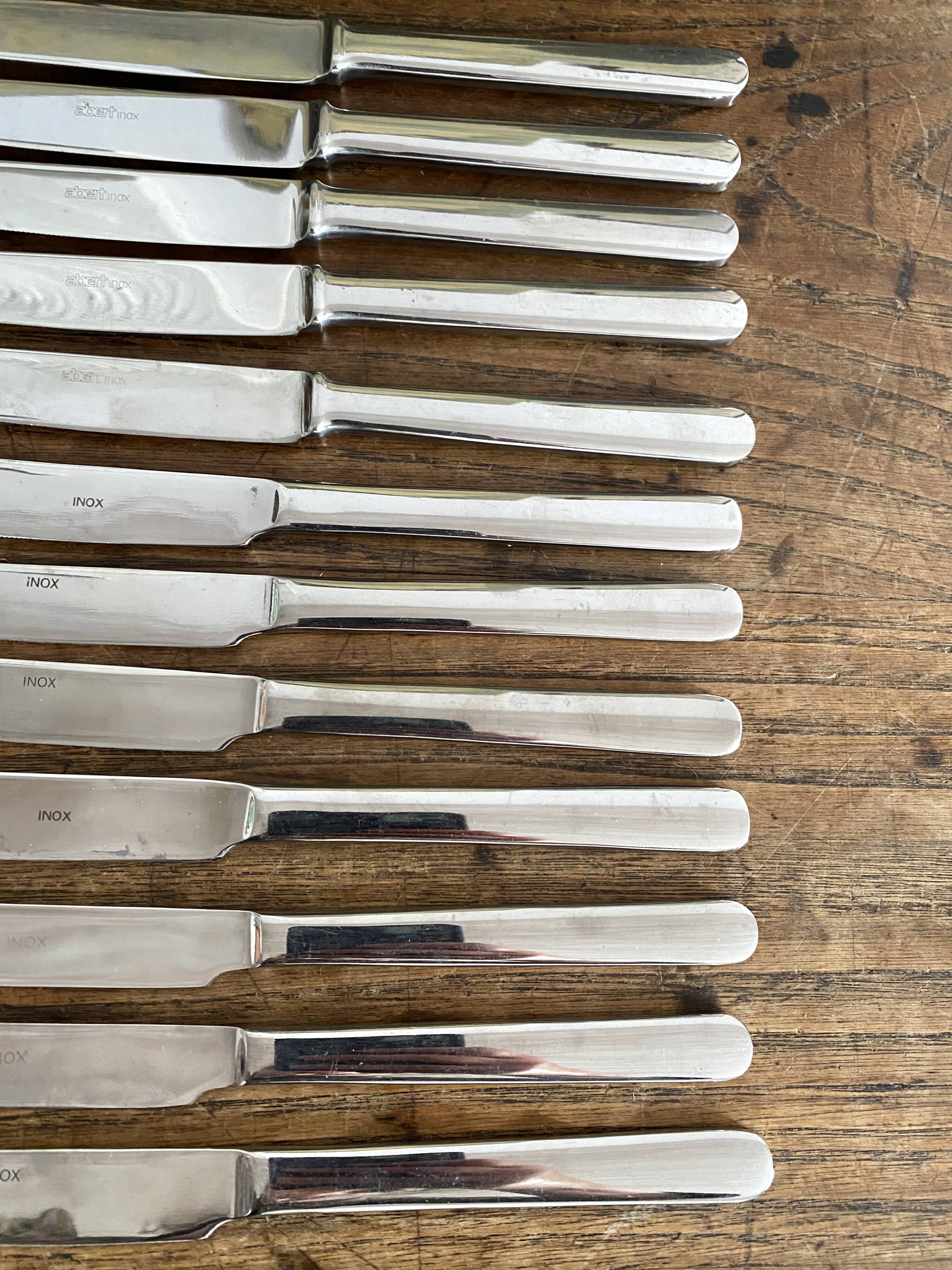 Couteaux vintage en inox dans boite