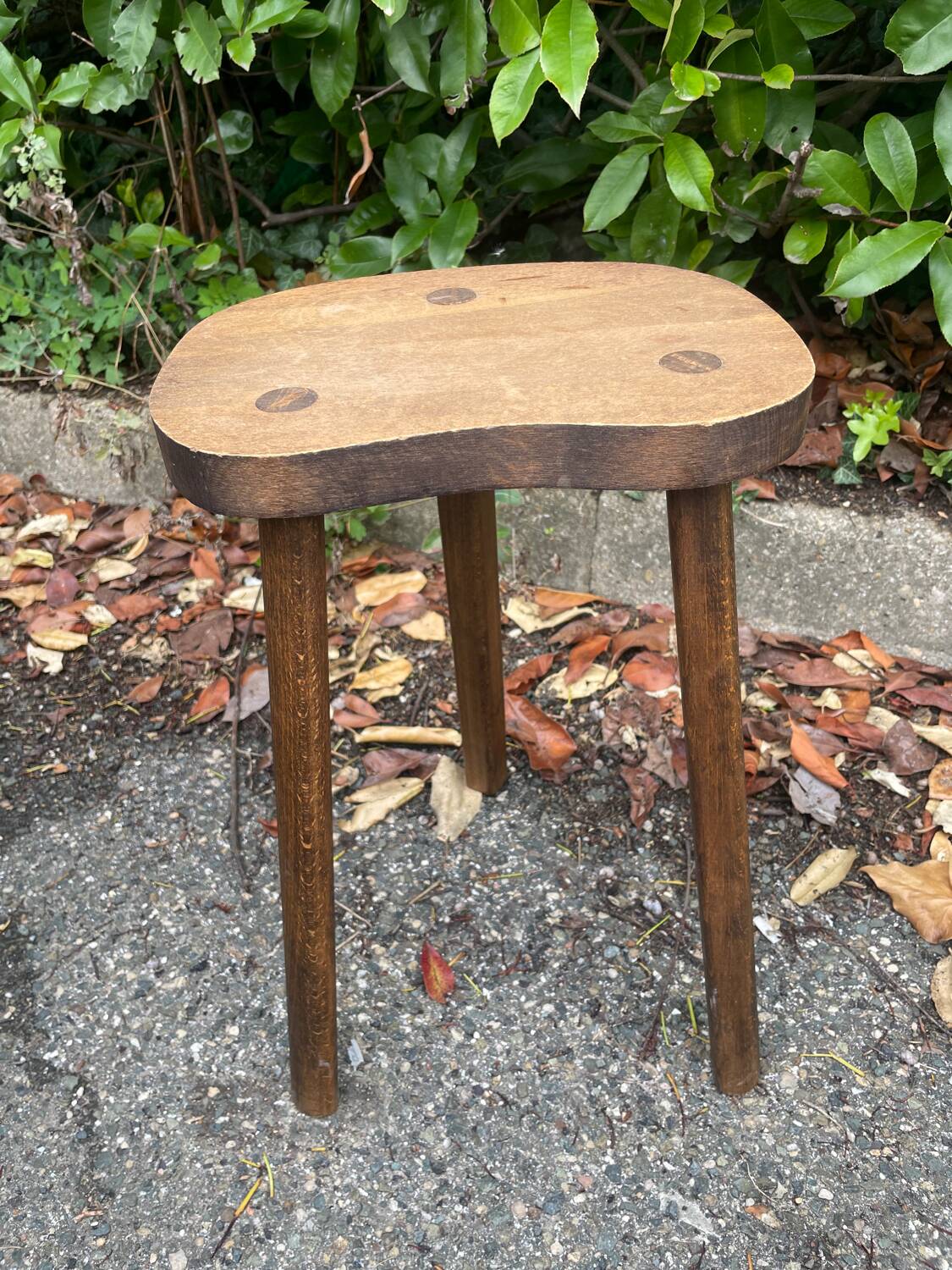 Tabouret tripode