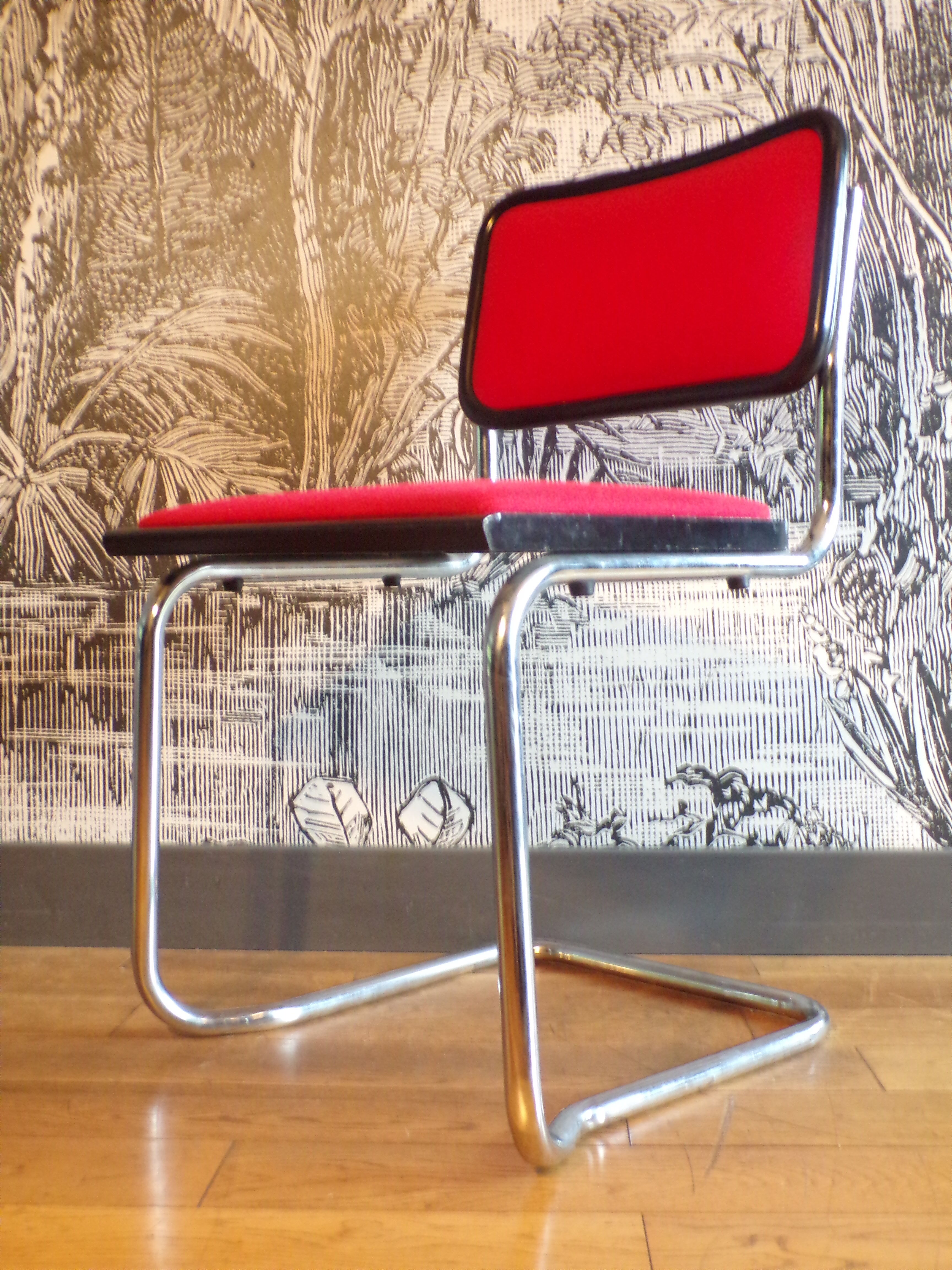 Cantilever chair