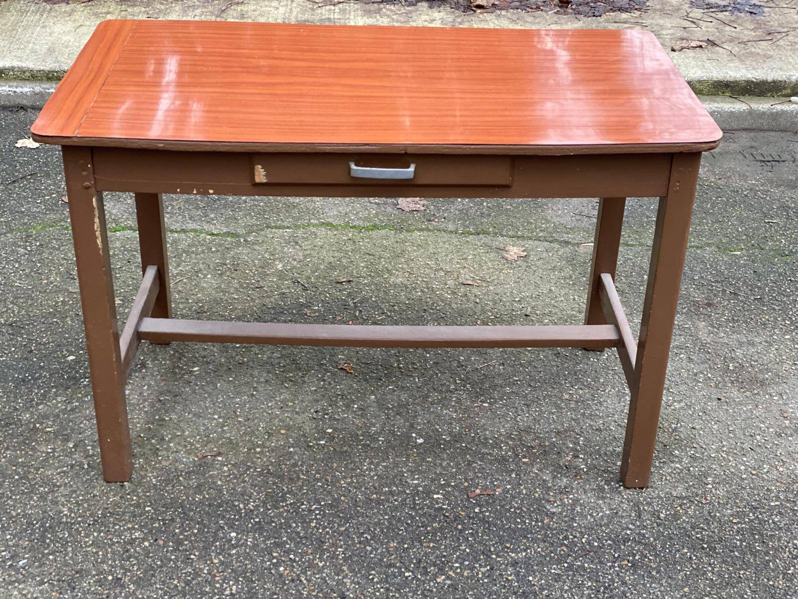 Parisian desk made of solid wood, painted grey and with formica.