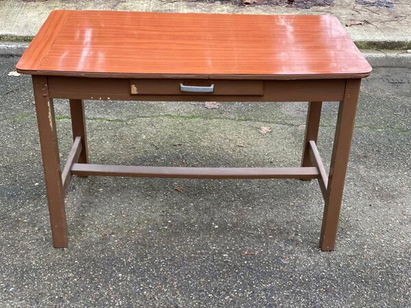 Bureau parisien en bois massif peint gris et formica