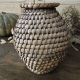 Old straw bourgne