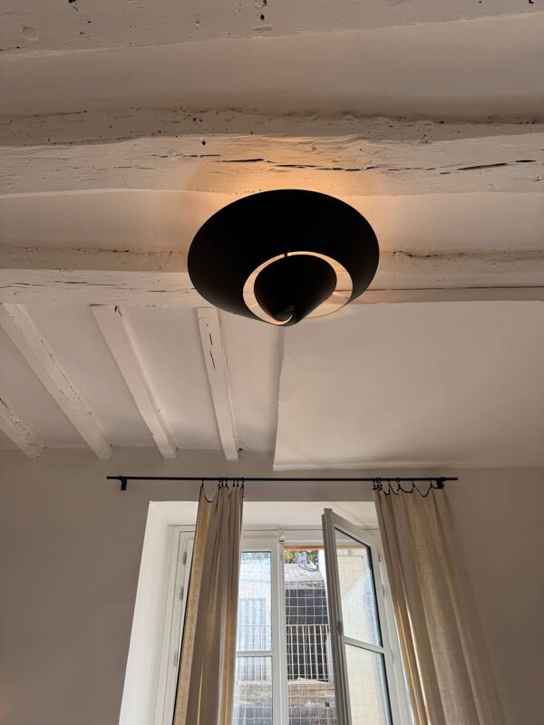 Lampe « Escargot » de Serge Mouille, édition de 2006