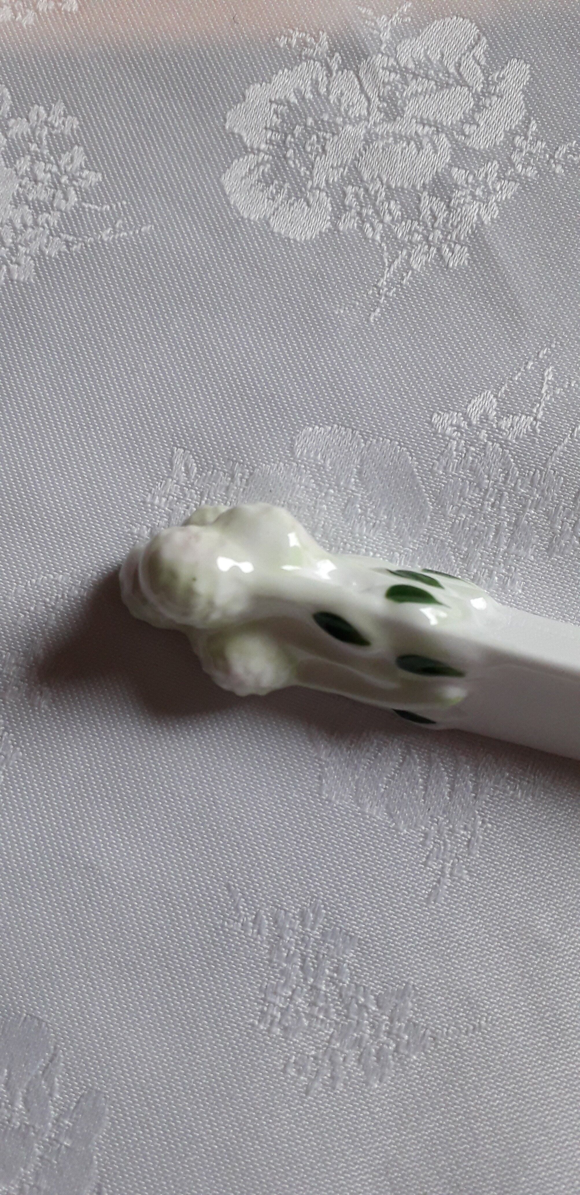 A set of 10 porcelain knife holders decorated "vegetables"