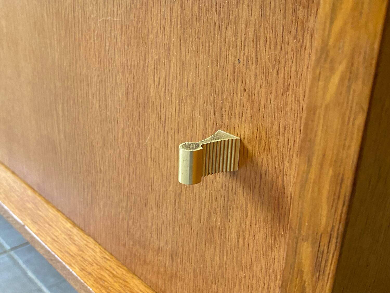 Small vintage wooden sideboard (TV cabinet)