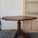 Wooden pedestal table