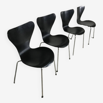 4 Jacobsen series 7 chairs