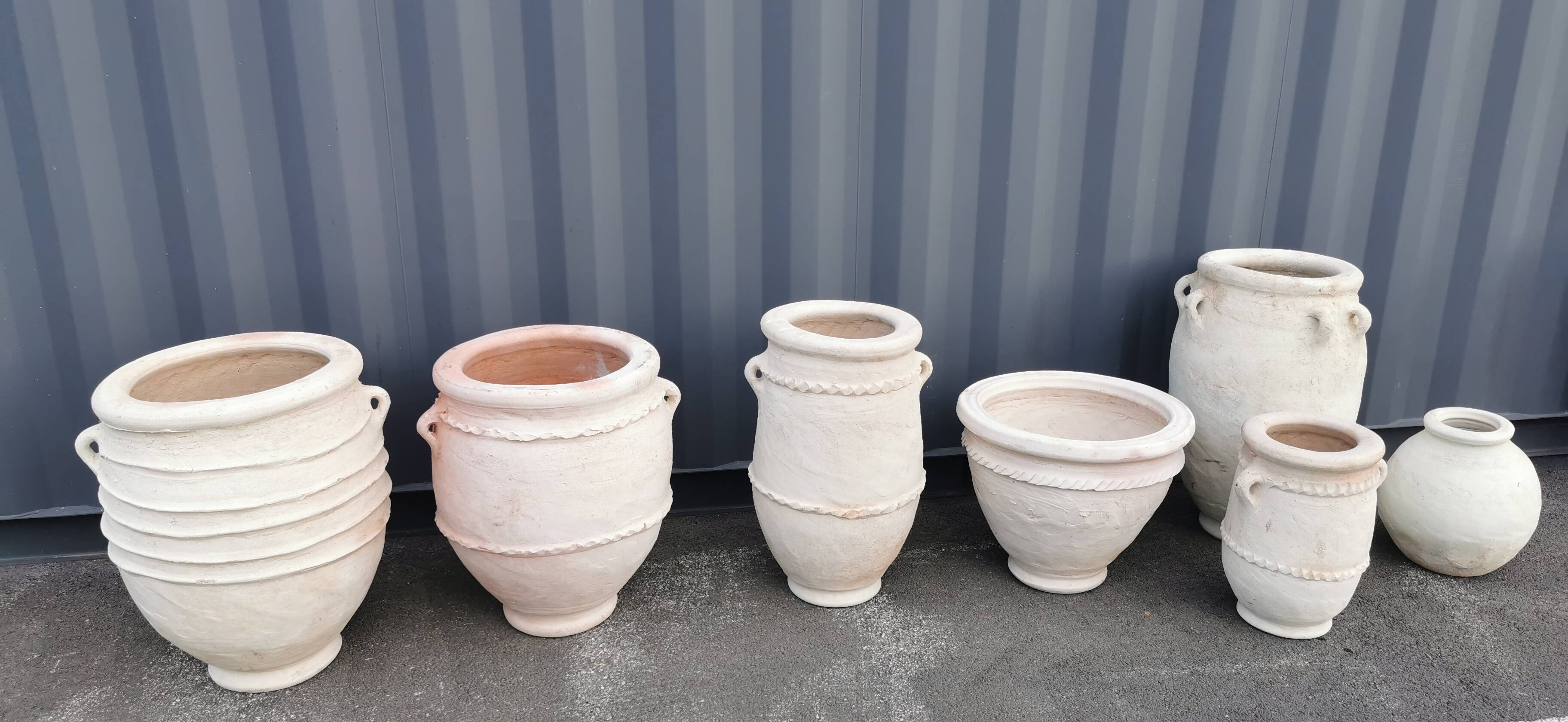 Tamgroute terracotta jar