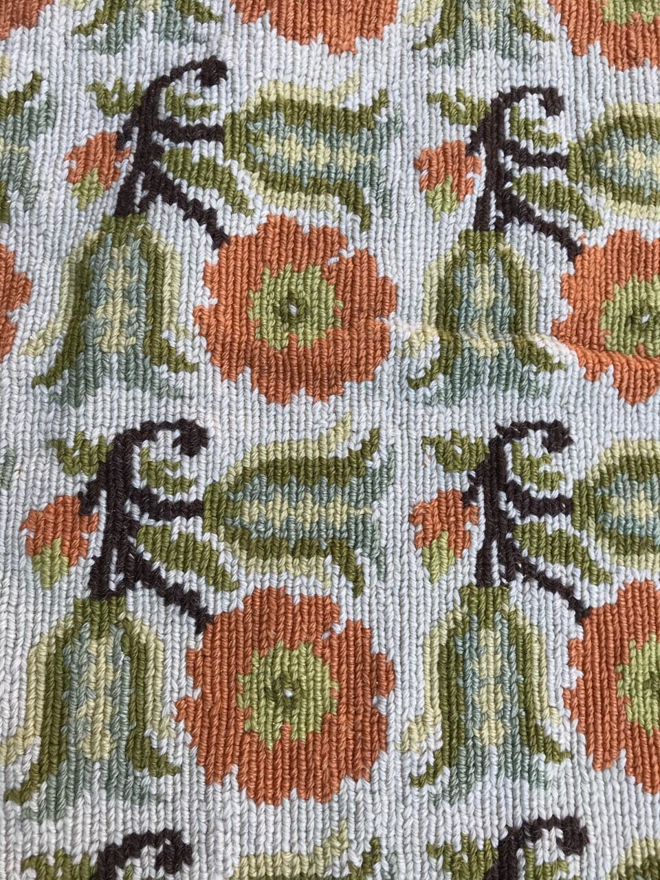 Vintage carpet with small dots 230x373 cm