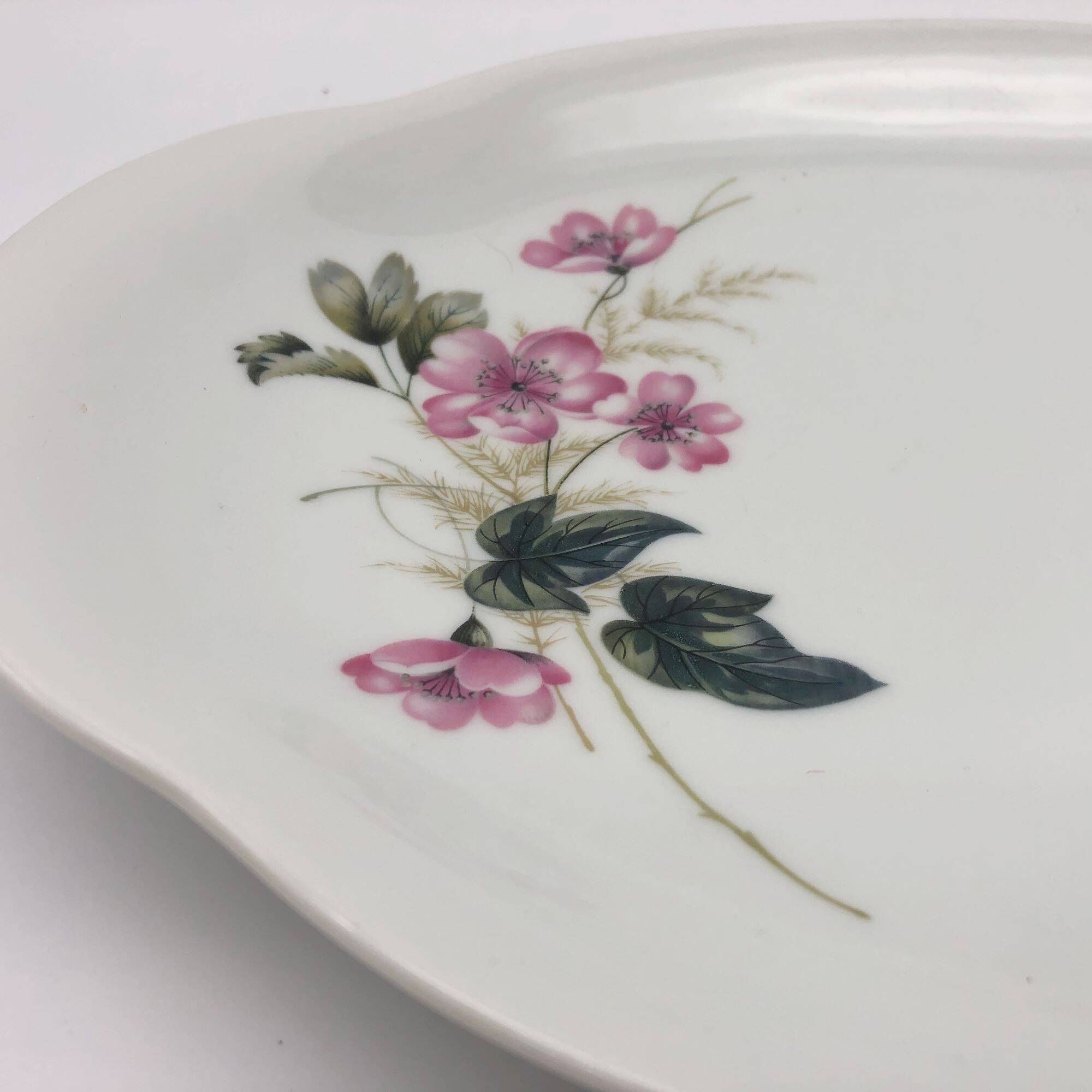 Oval serving dish in Limoges porcelain, Chastagner