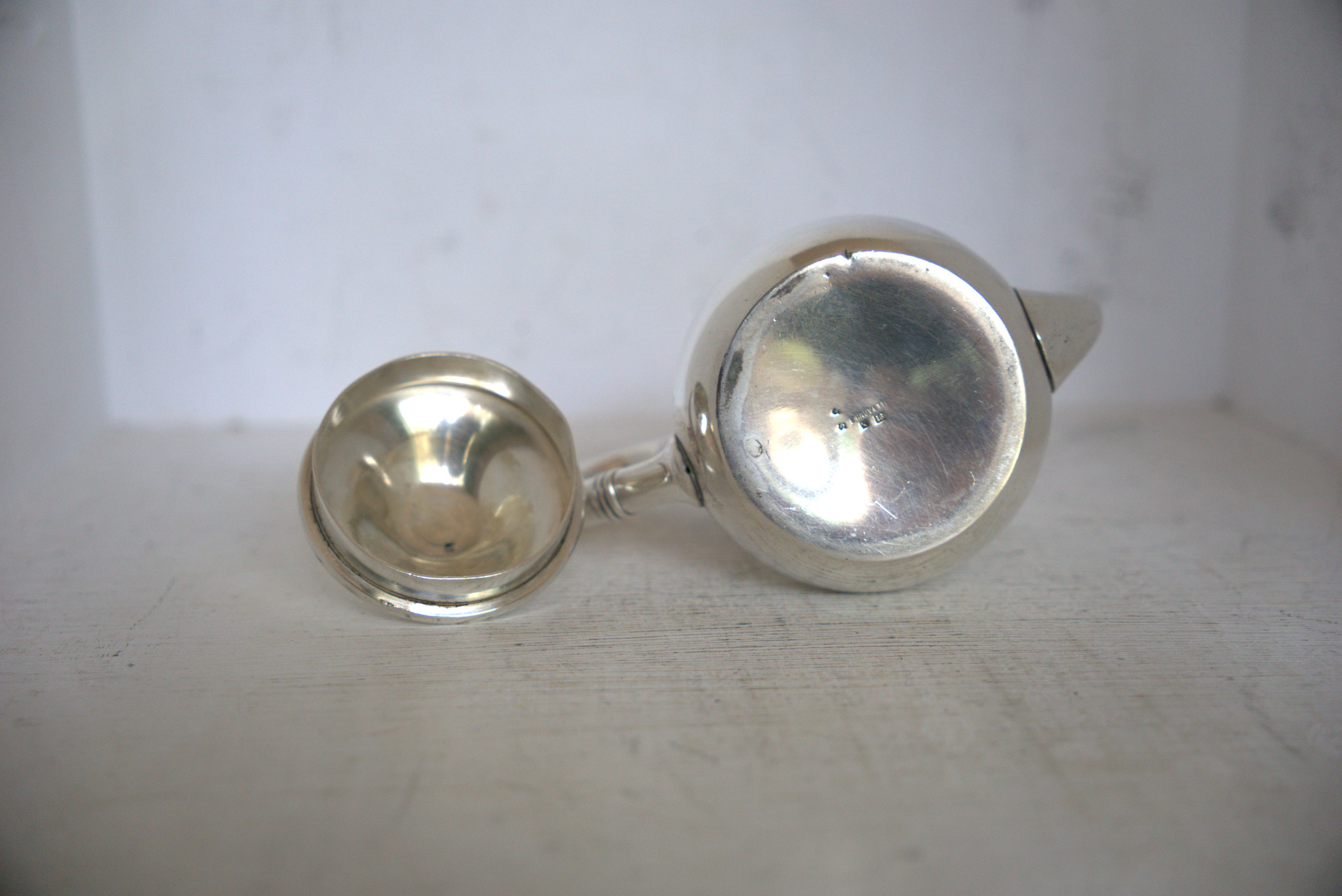 Paire de cafetières plaqué argent