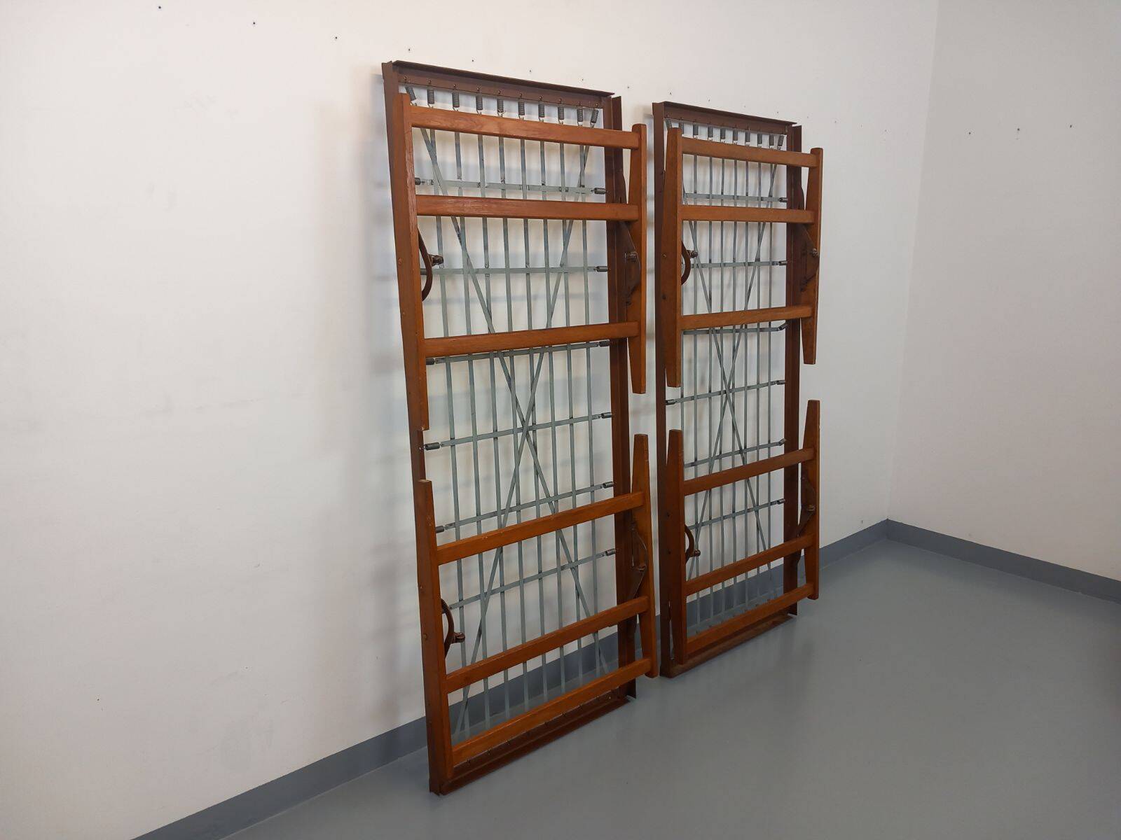Pair of vintage stackable daybeds in oak wood and metal from the 60s