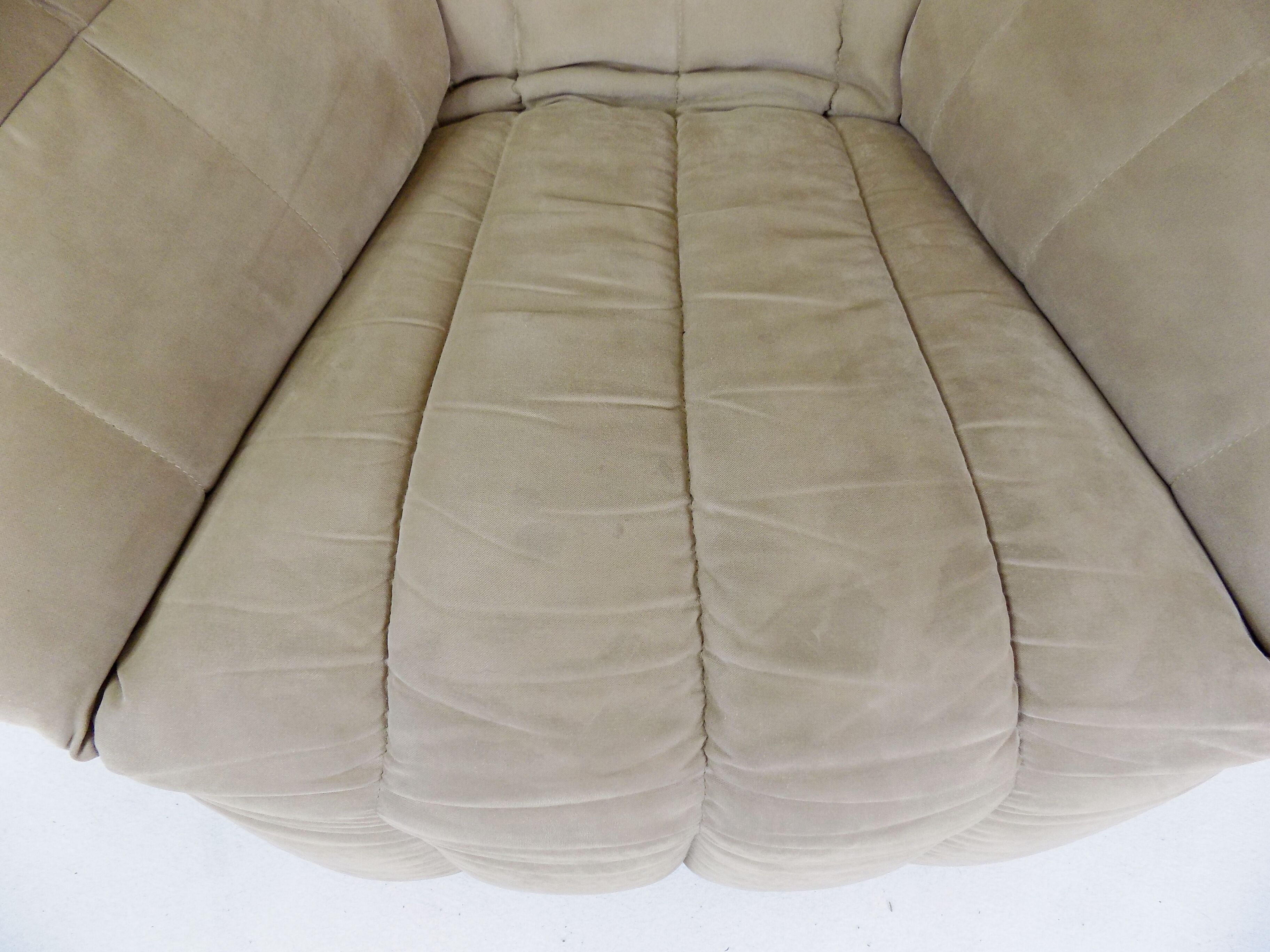 Moel lounge chair by Inga Sempé for Ligne Roset