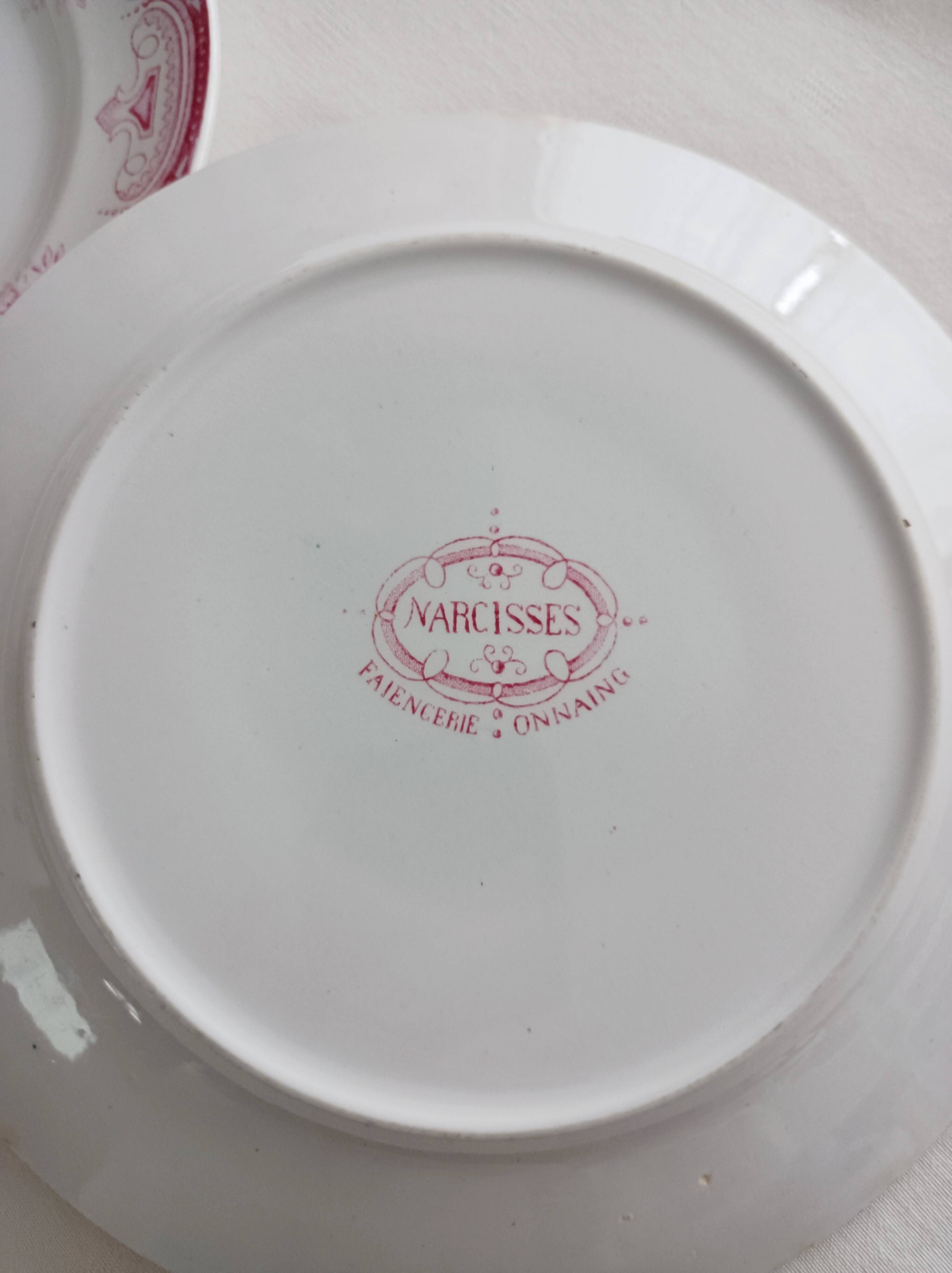 Set of 7 iron earth plates Onnaing Narcisses