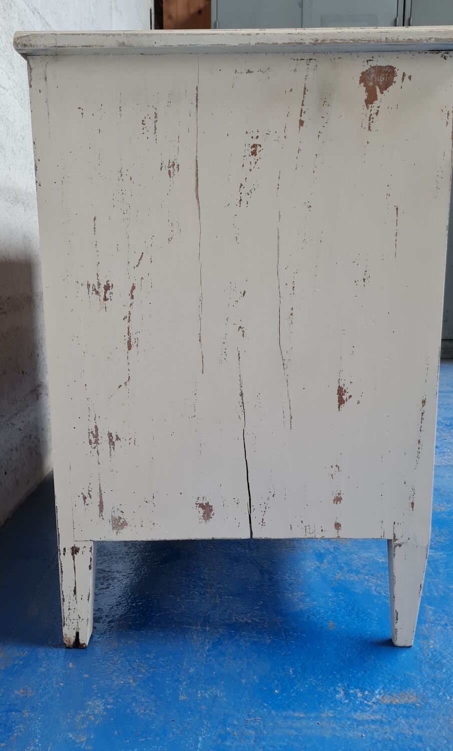 Vintage patina chest of drawers