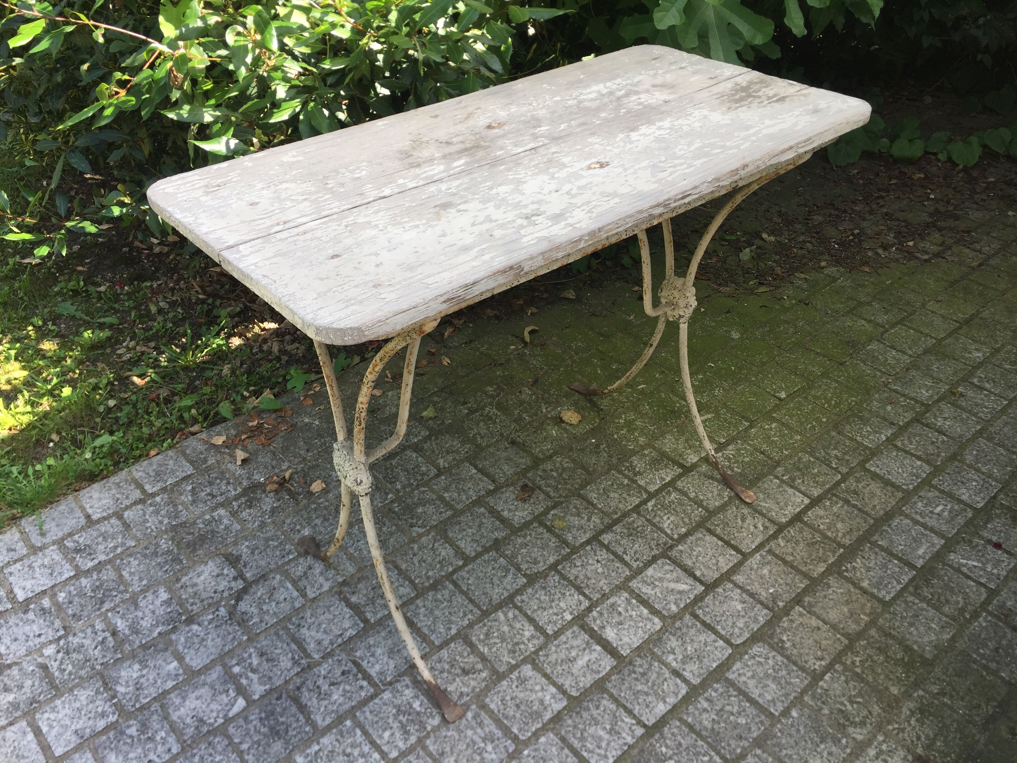 Dining garden of wood and wrought iron early twentieth