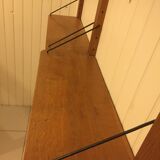 Adjustable wooden shelf