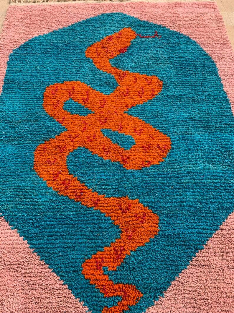 Berber Moroccan rug decorated 200cm x 300cm