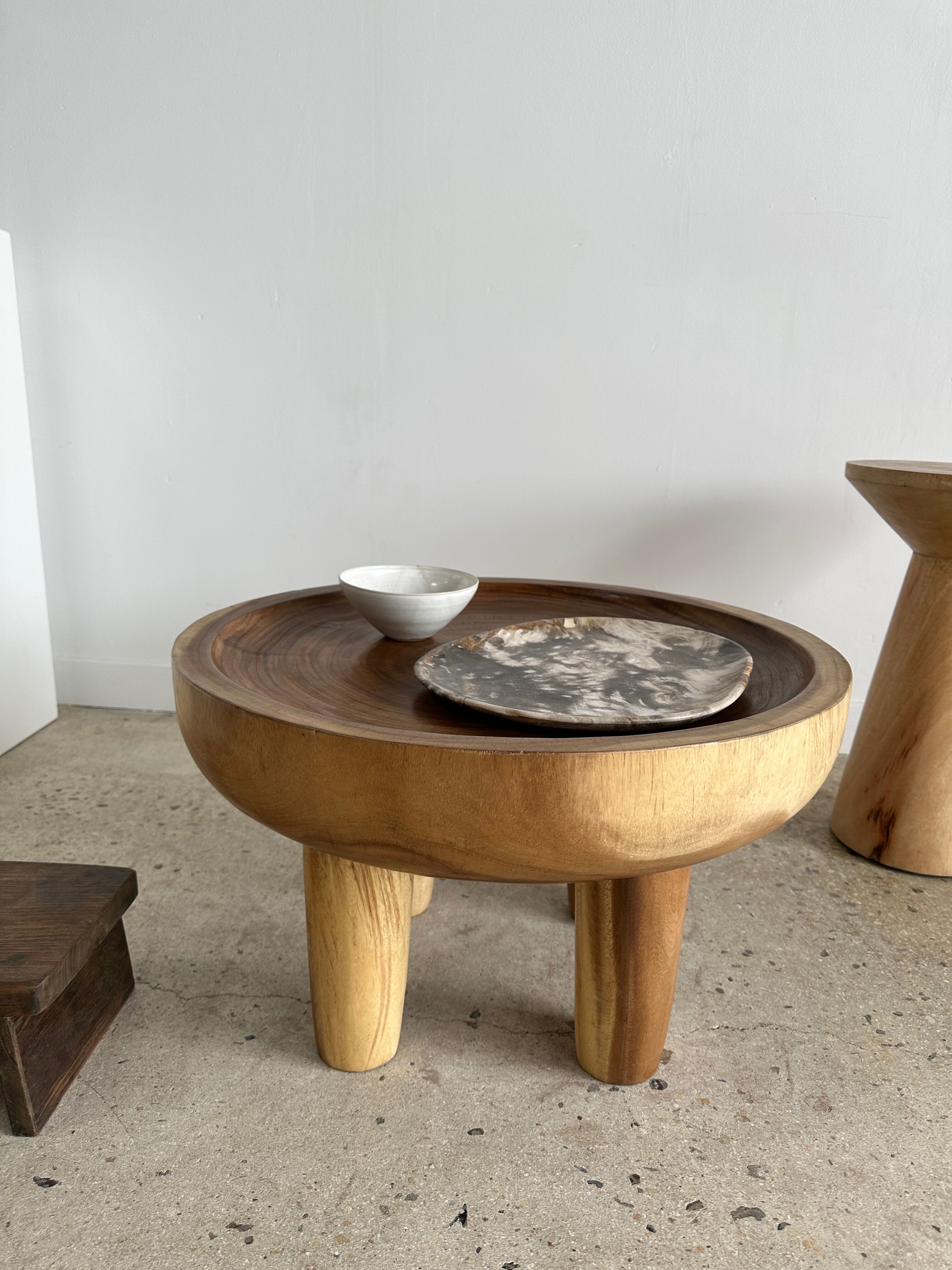 Coffee table, quadripod suar coffee table