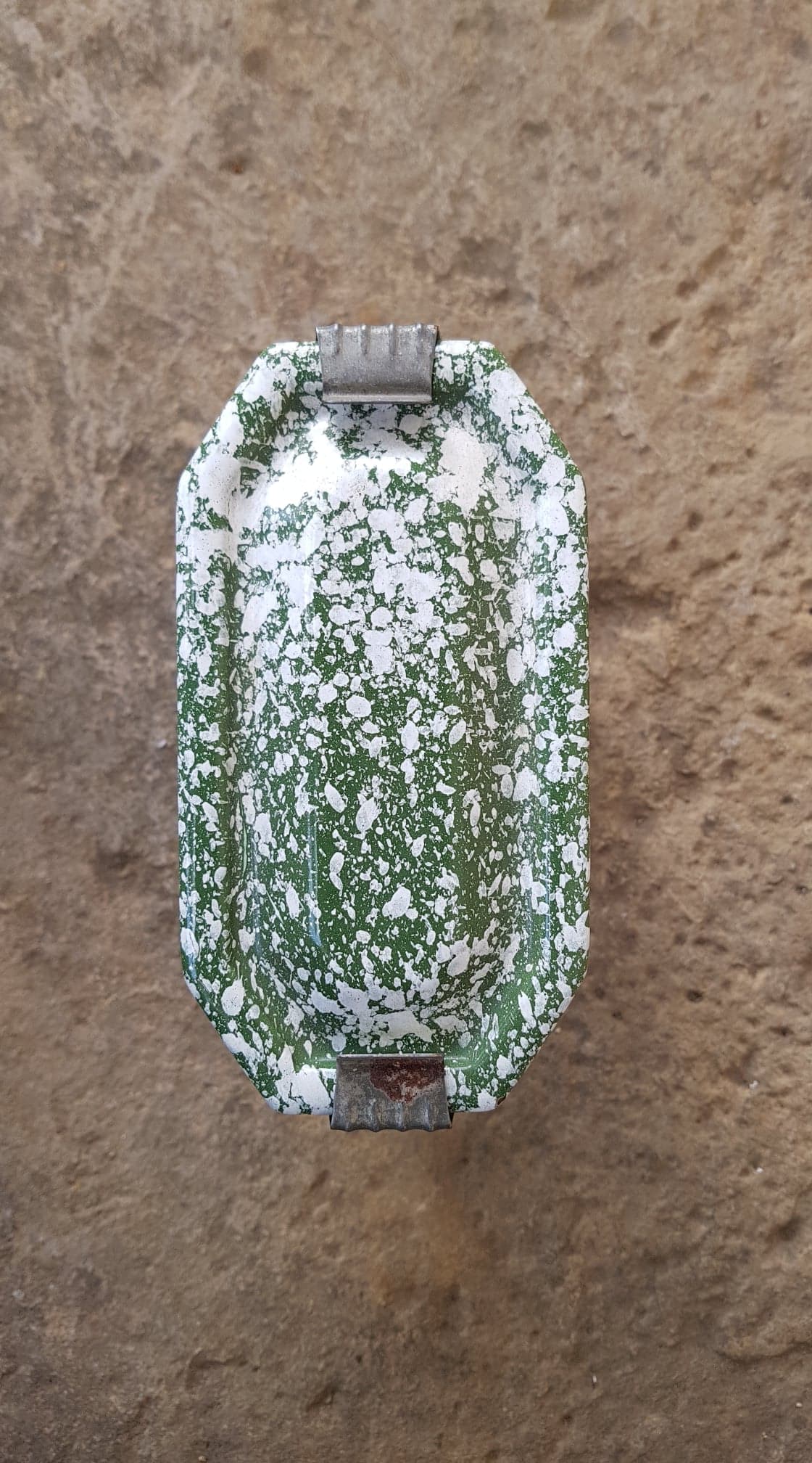 Enamelled sheet metal box