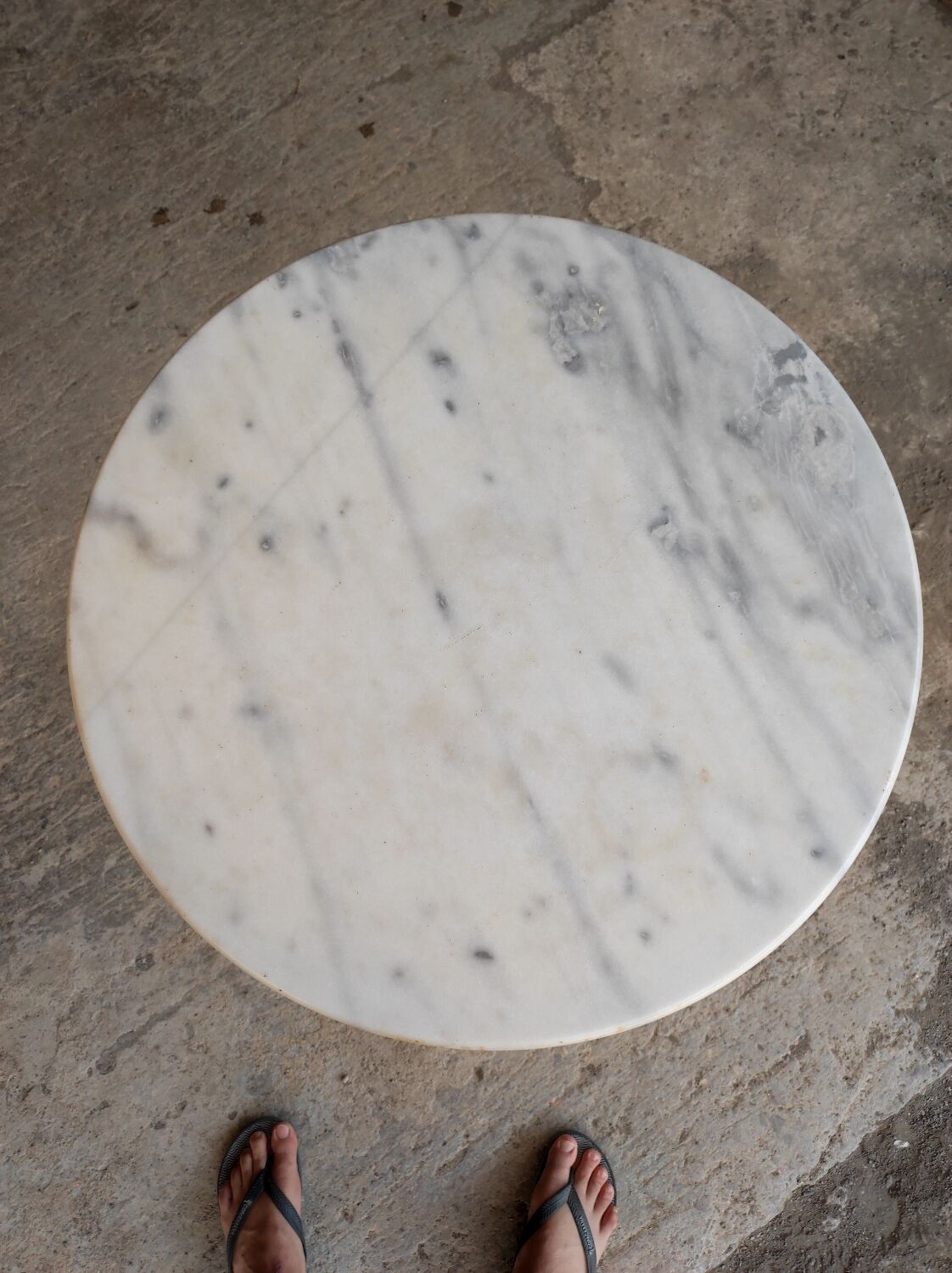 Table bistro marble top cast iron foot