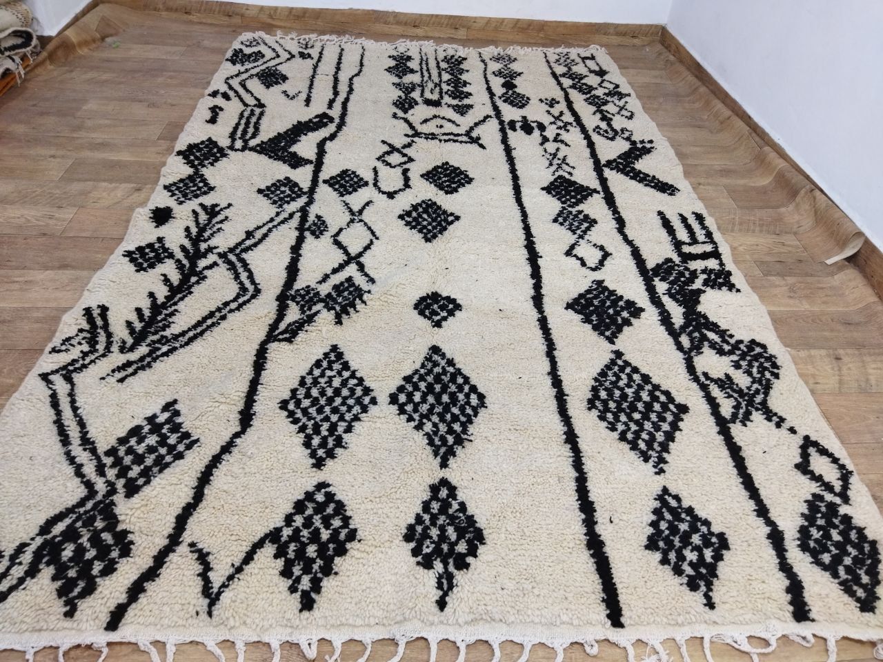 Handmade moroccan berber carpet 305 x 195 cm
