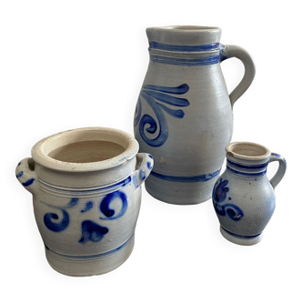 Set of 2 pitchers and 1 pot in stoneware and enamel cobalt blue