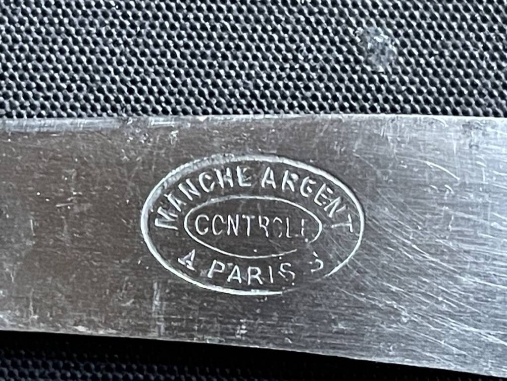 12 dessert knives (fruit) – Silver handle – Rocaille style