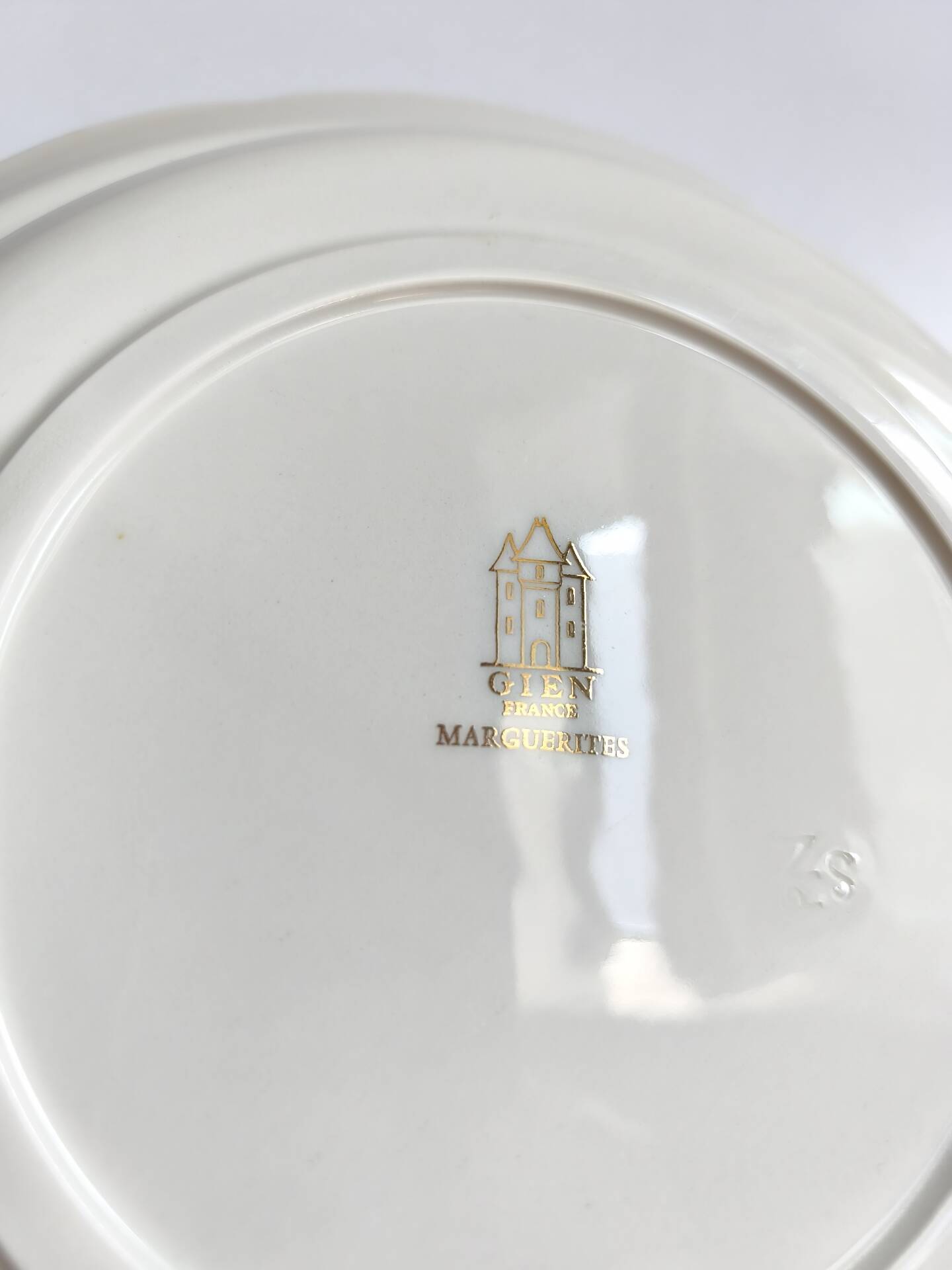 Plat creux gien marguerites vintage