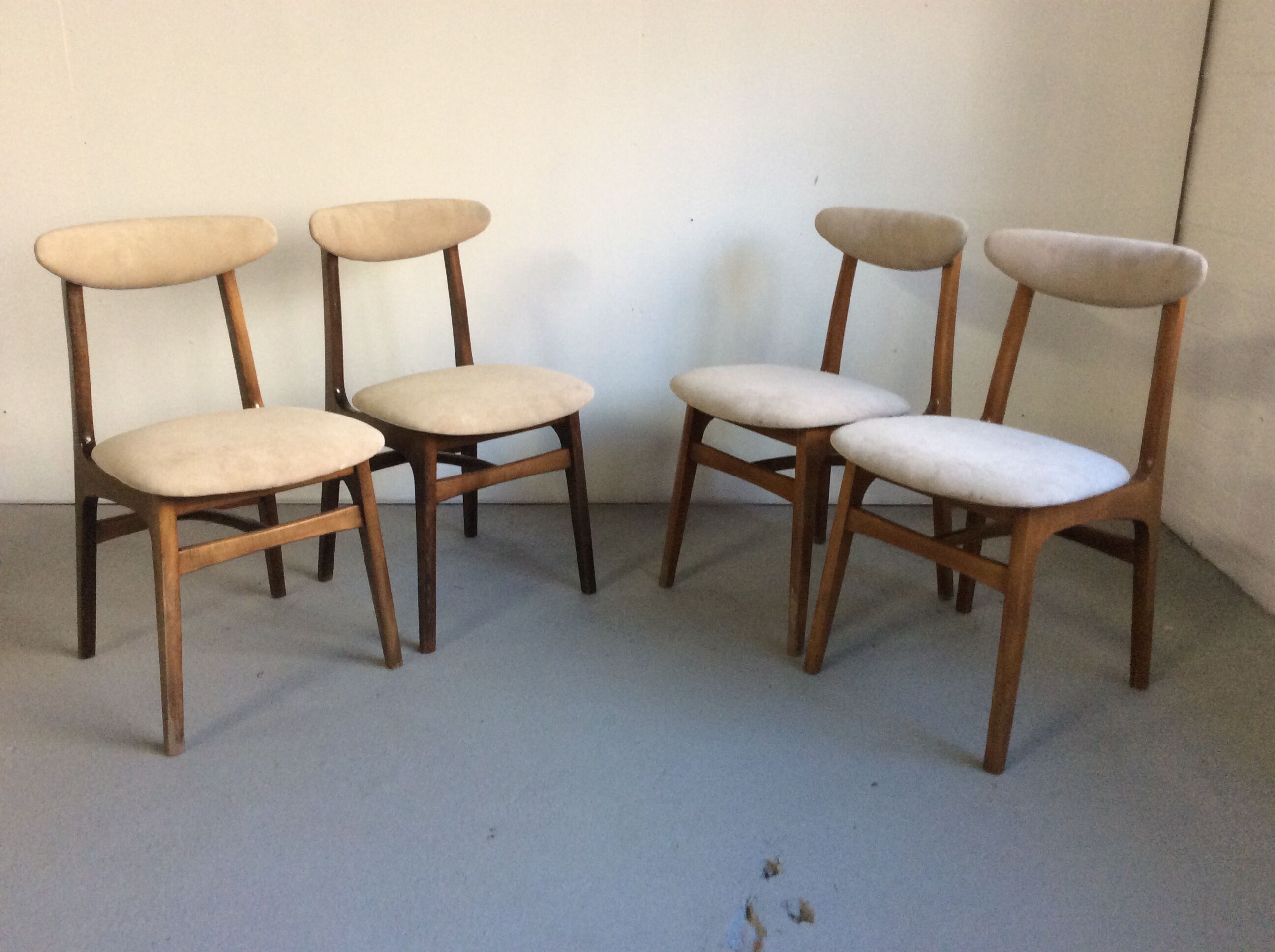 4 chairs "" 200-190 of Rajmund Teofil Hałas.