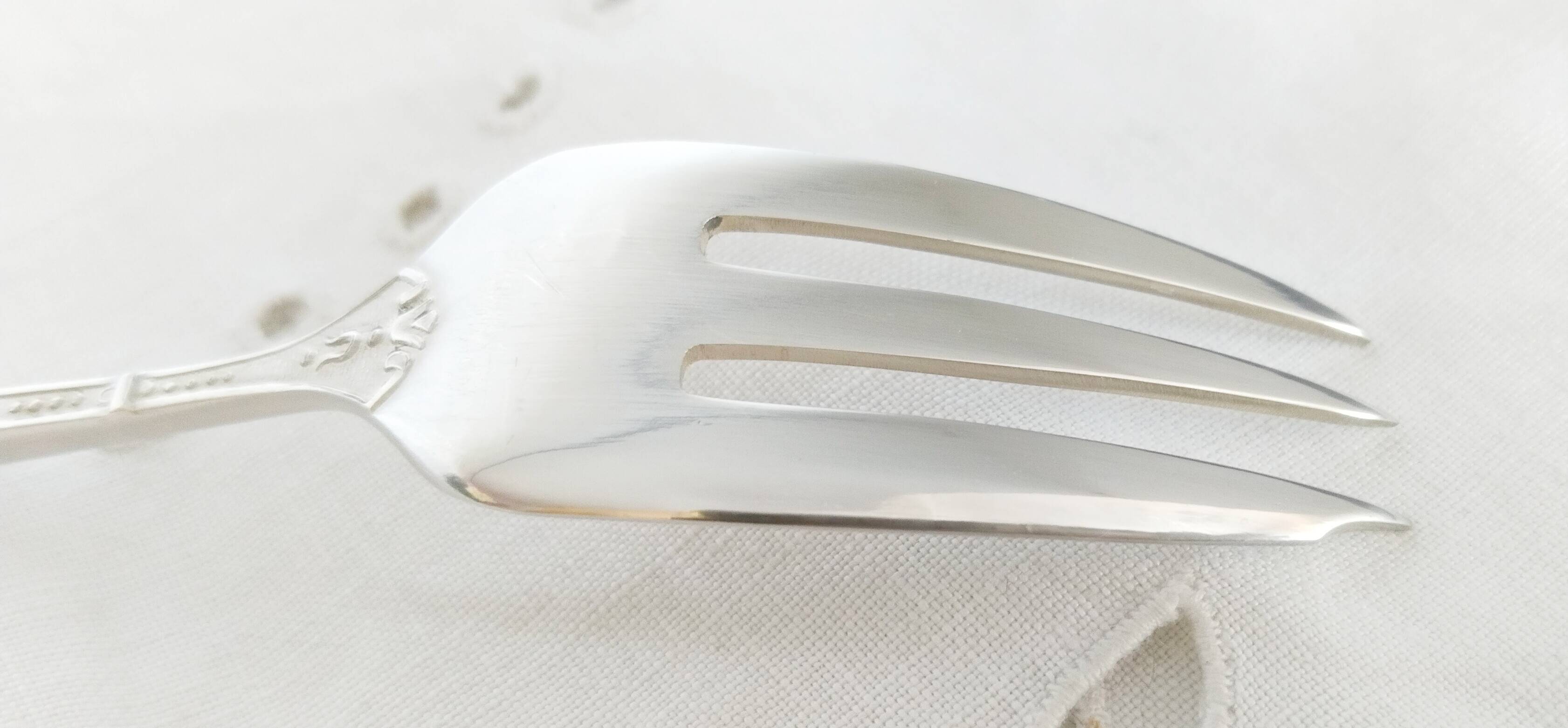 Oyster or dessert forks, silver