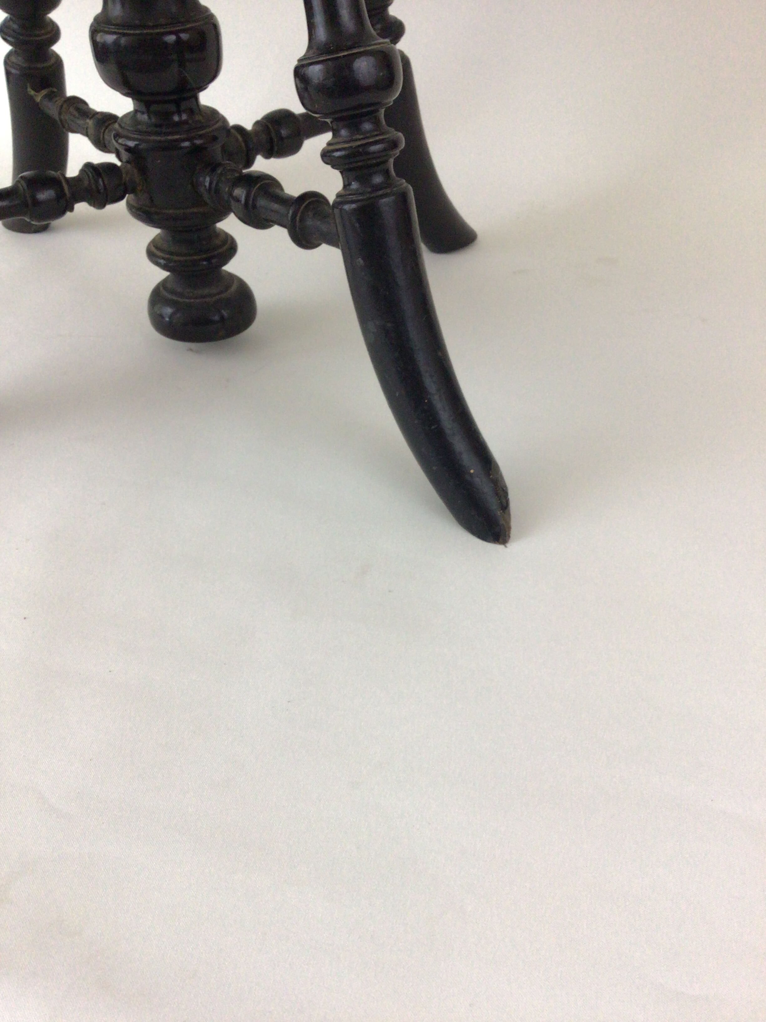 Napoleon III piano stool