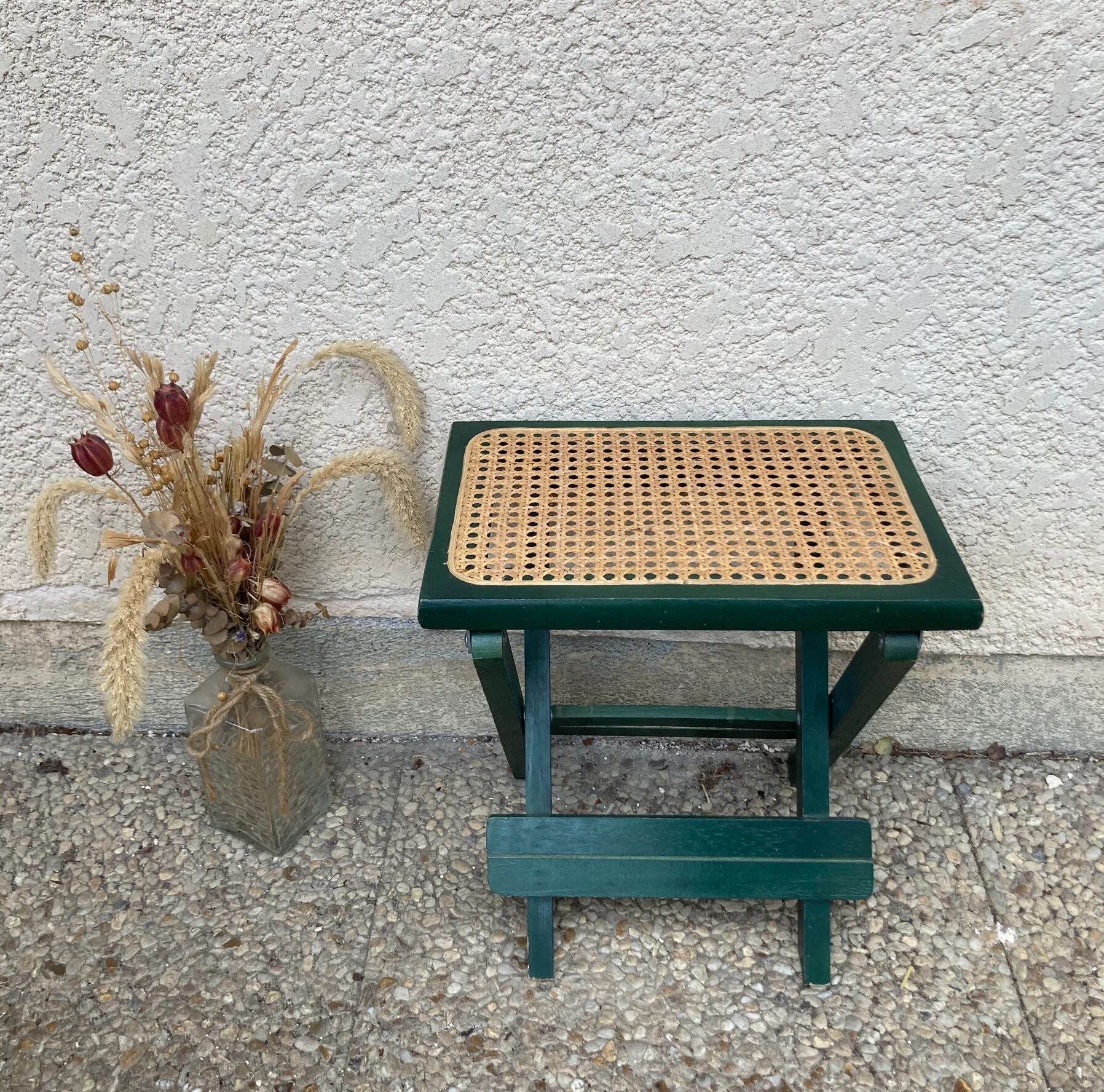 Folding stool in vintage canning