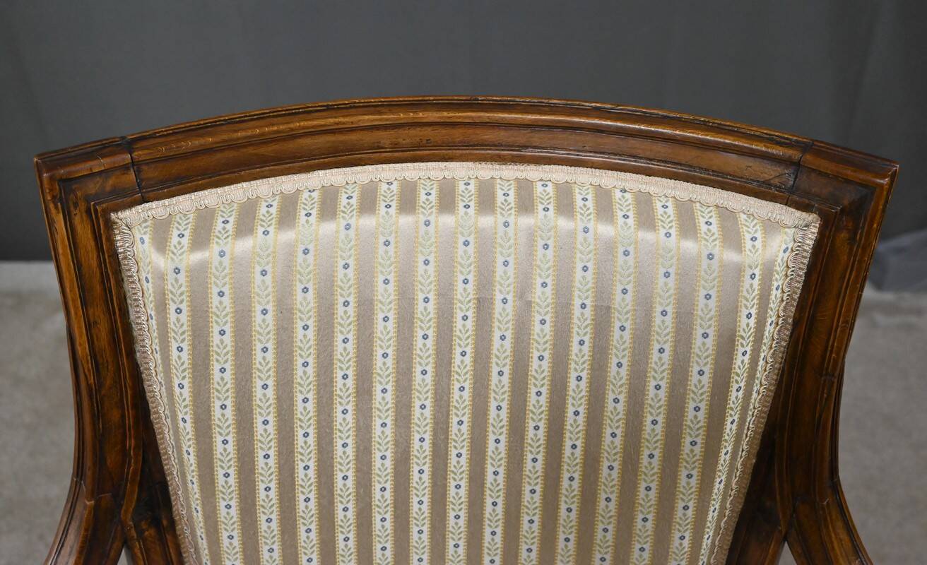 Cabriolet armchair in beech, Louis XVI period – 2nd half of the 18th century