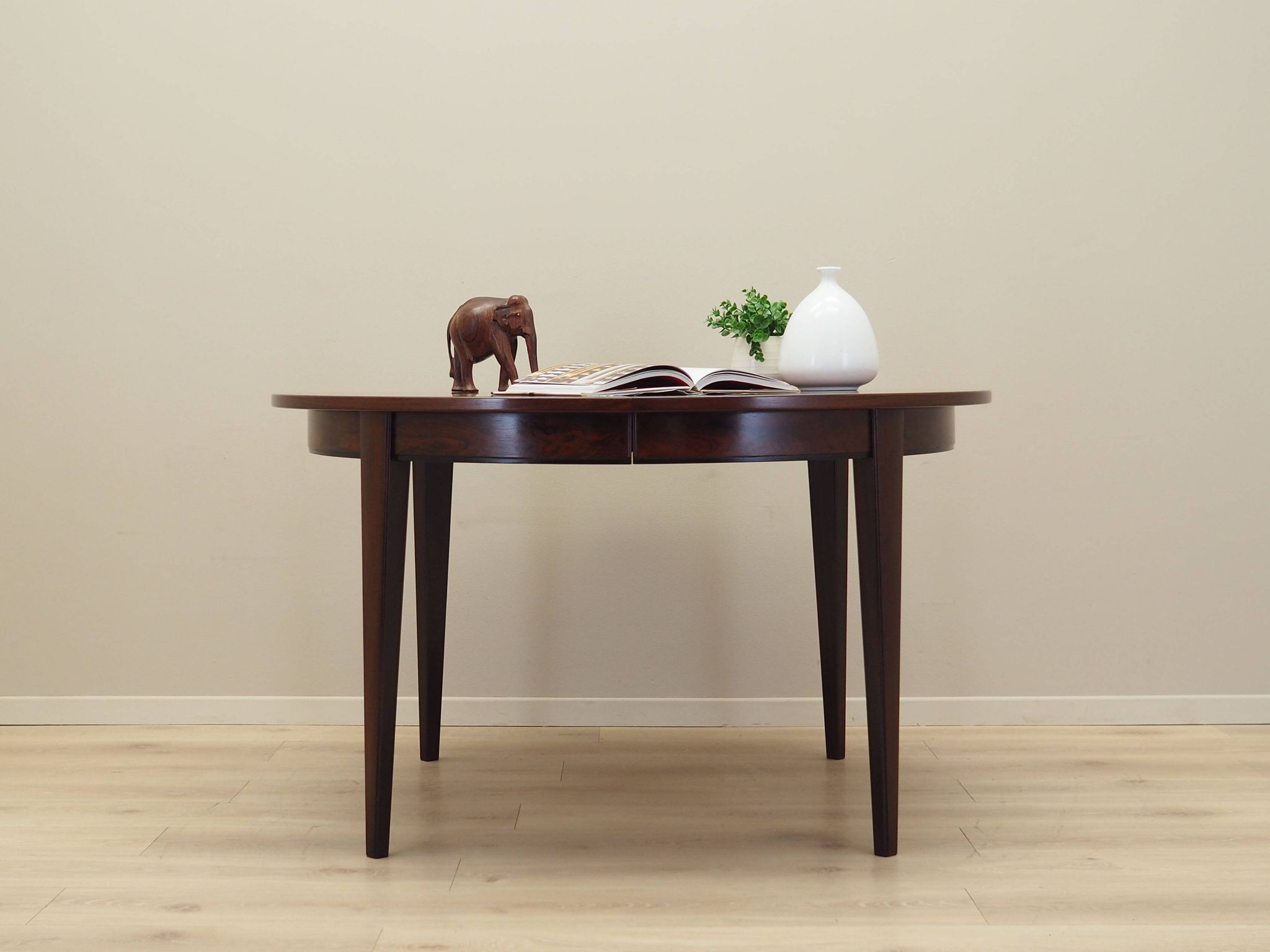 Round rosewood table, Danish design, 1970s, manufacturer: Omann Jun