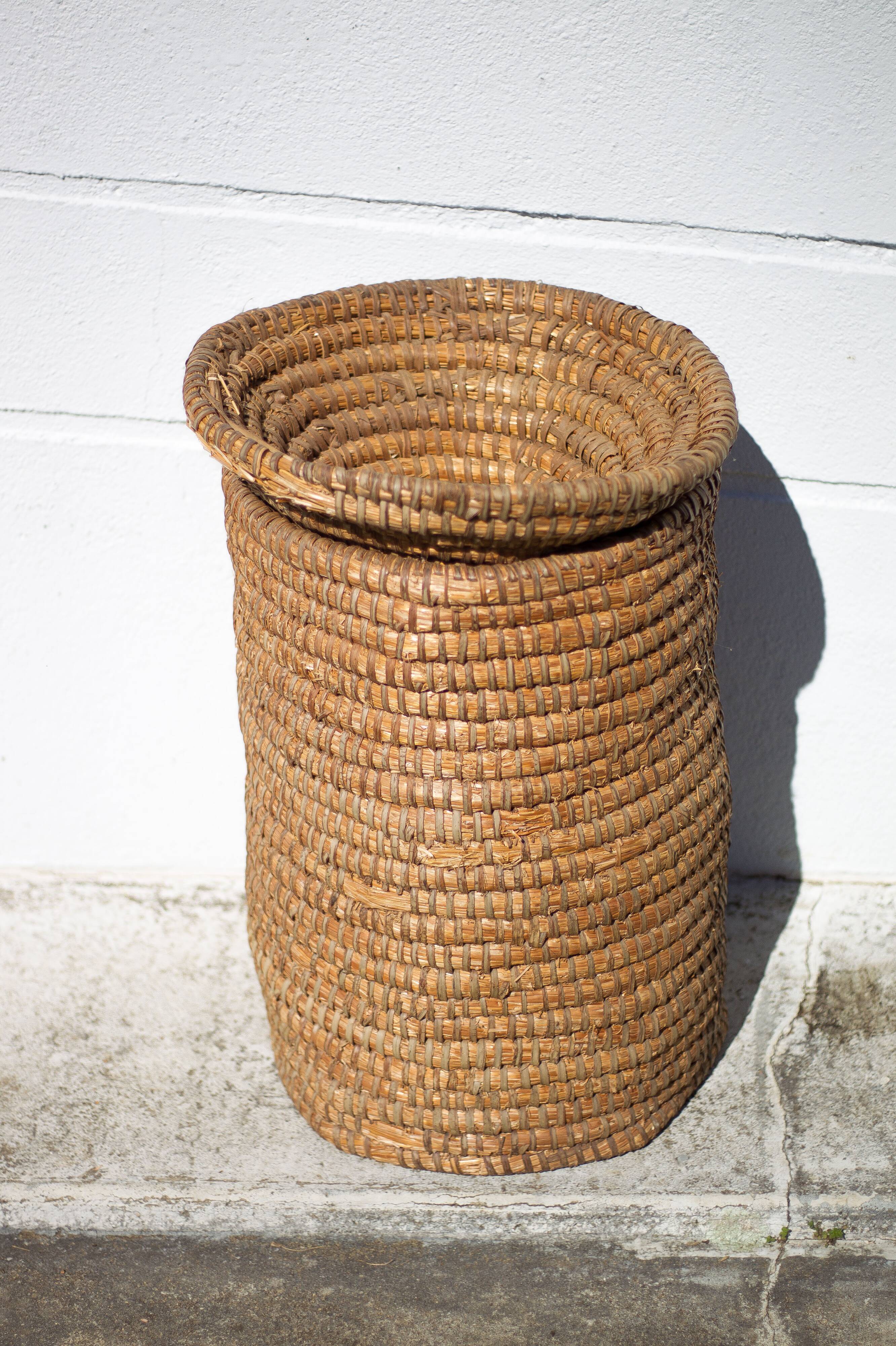 Old basket, burgundy straw and bramble, woven basket with lid, pantry