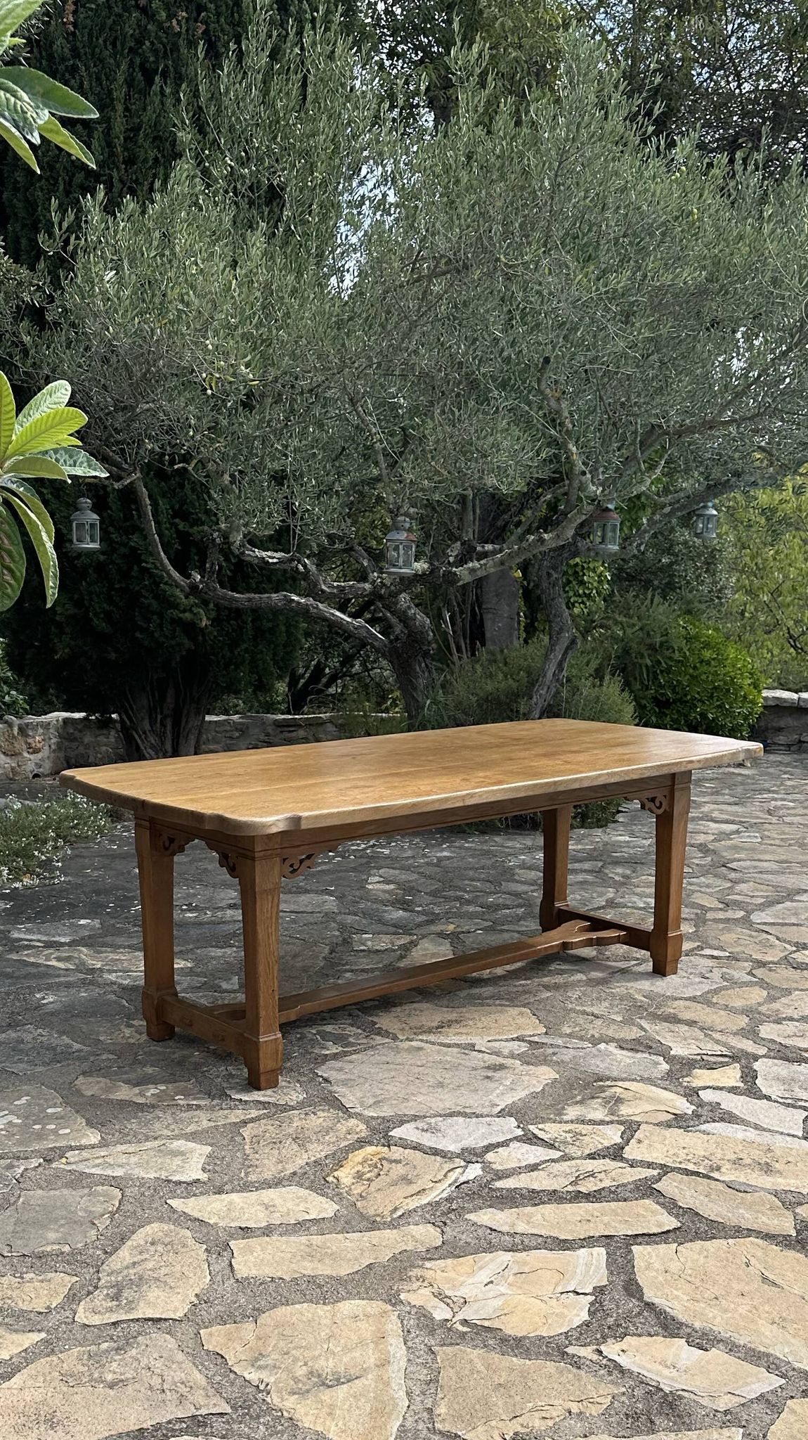 Table à manger en chêne massif du début du 19e siècle