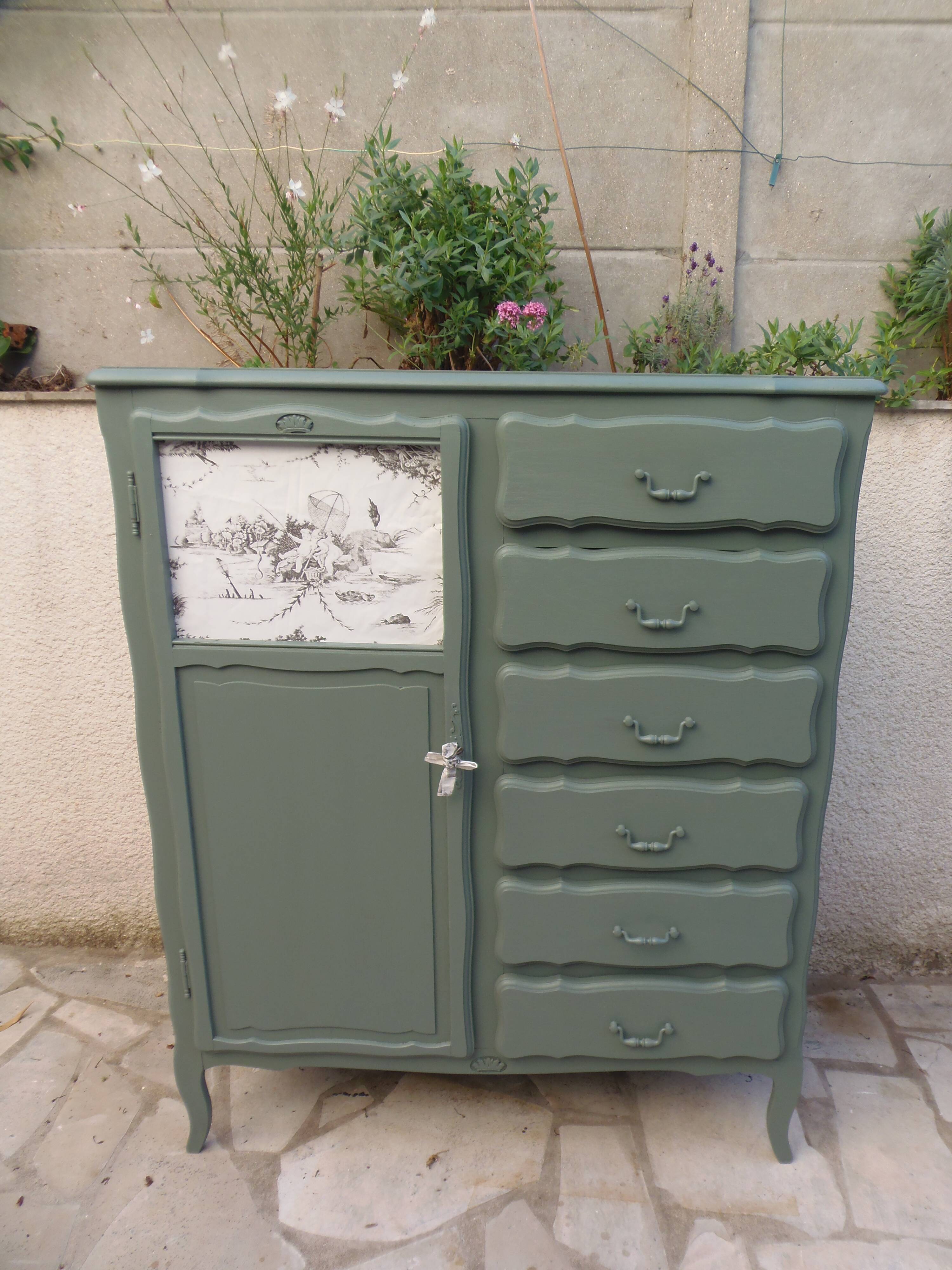 Armoire ancienne Green Smoke – Toile de Jouy .