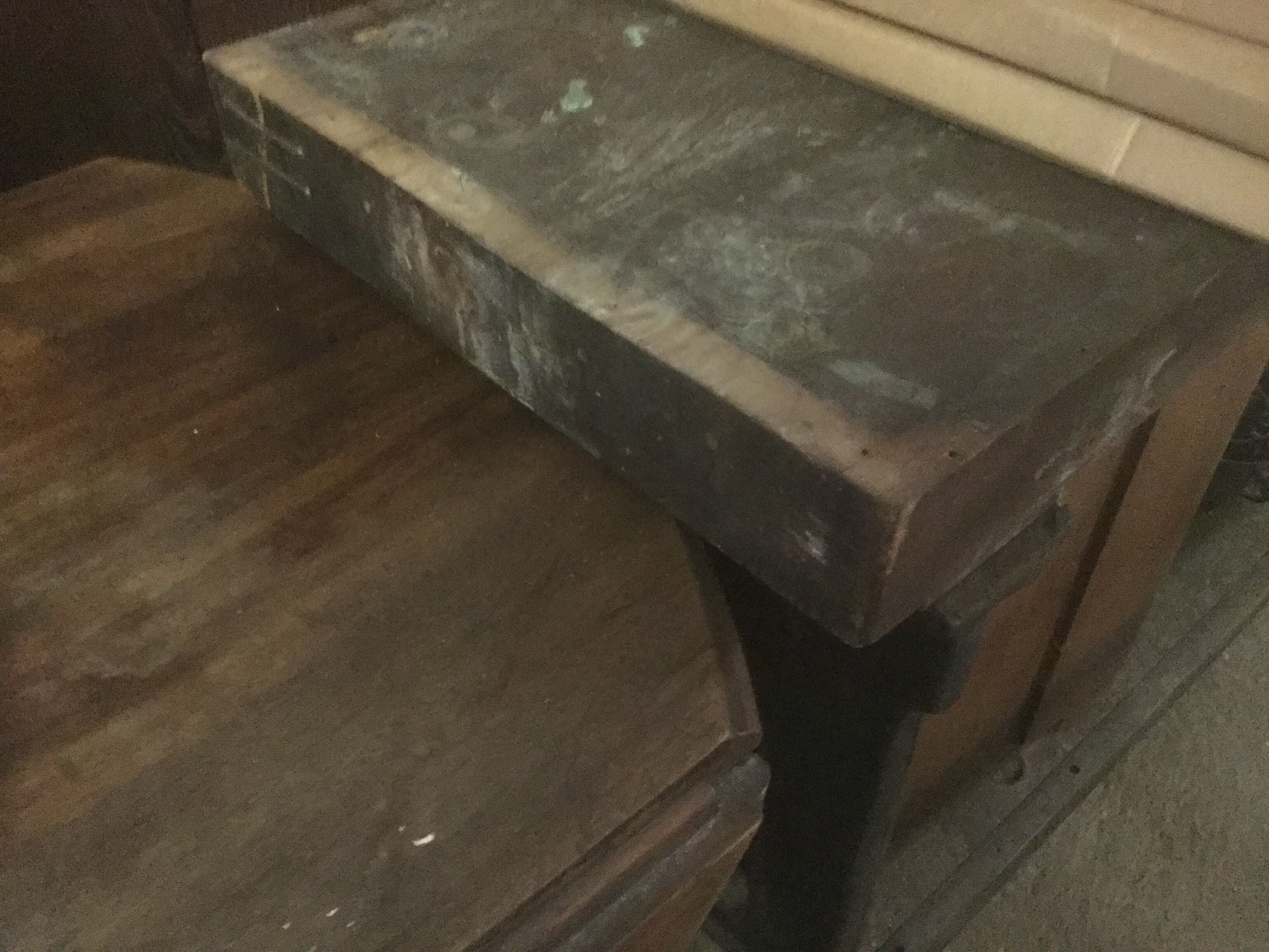Workbench with cast iron foot