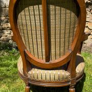 Paire de fauteuils cabriolet Louis XVI – dossier médaillon