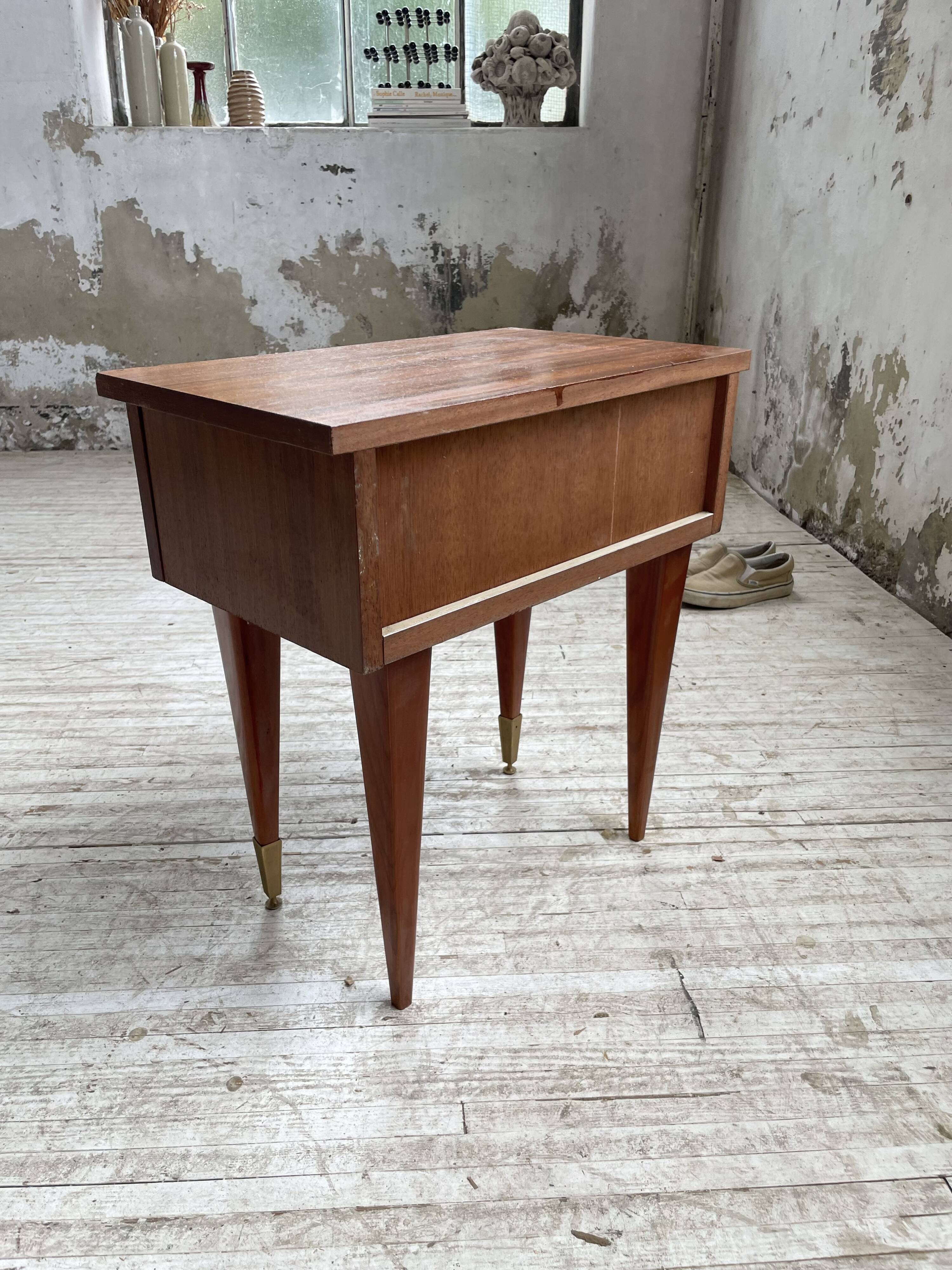 Vintage mahogany veneer bedside table
