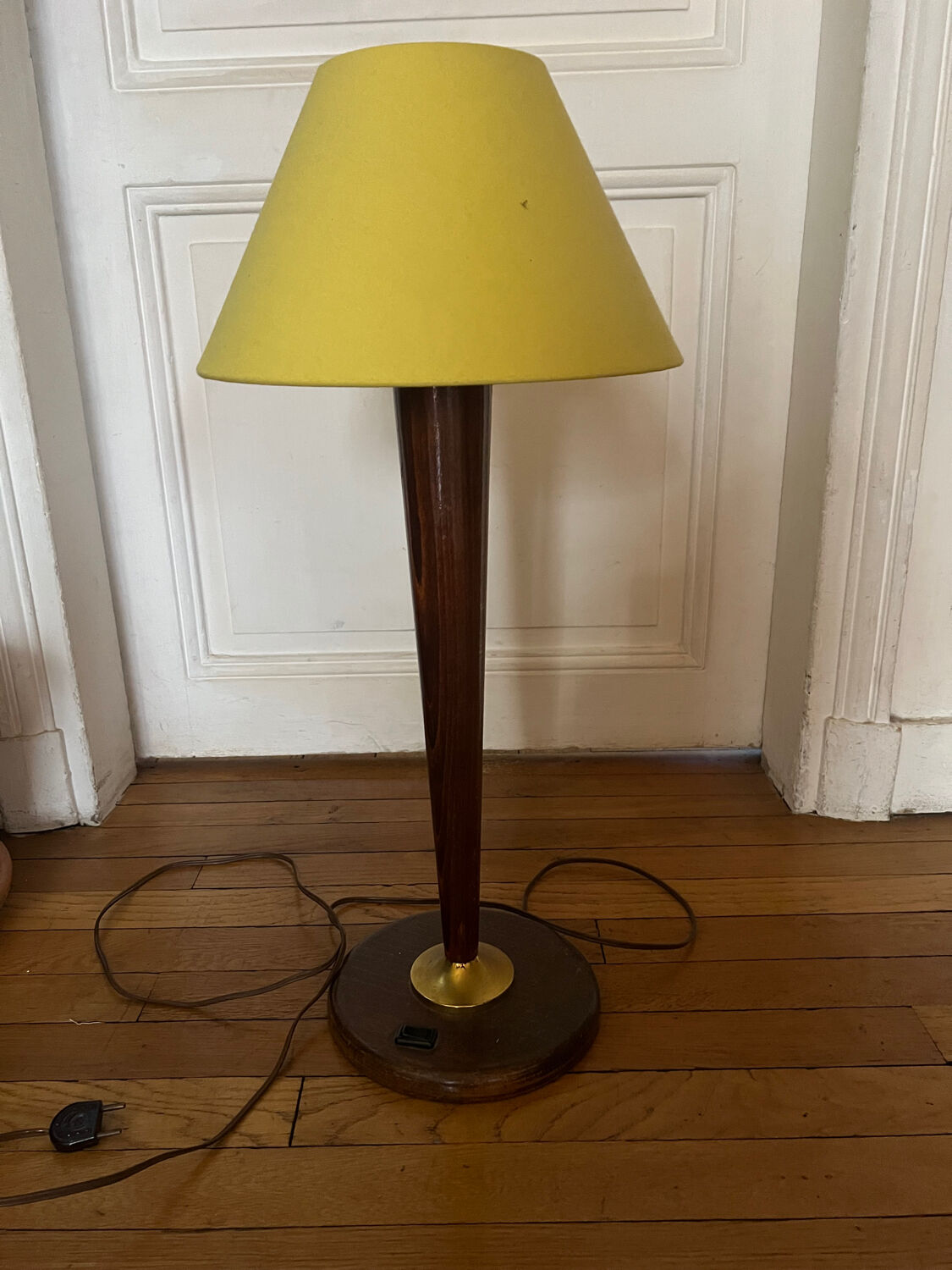 Table lamp