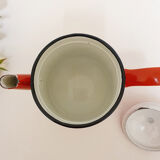 Red enamelled sheet metal coffee maker