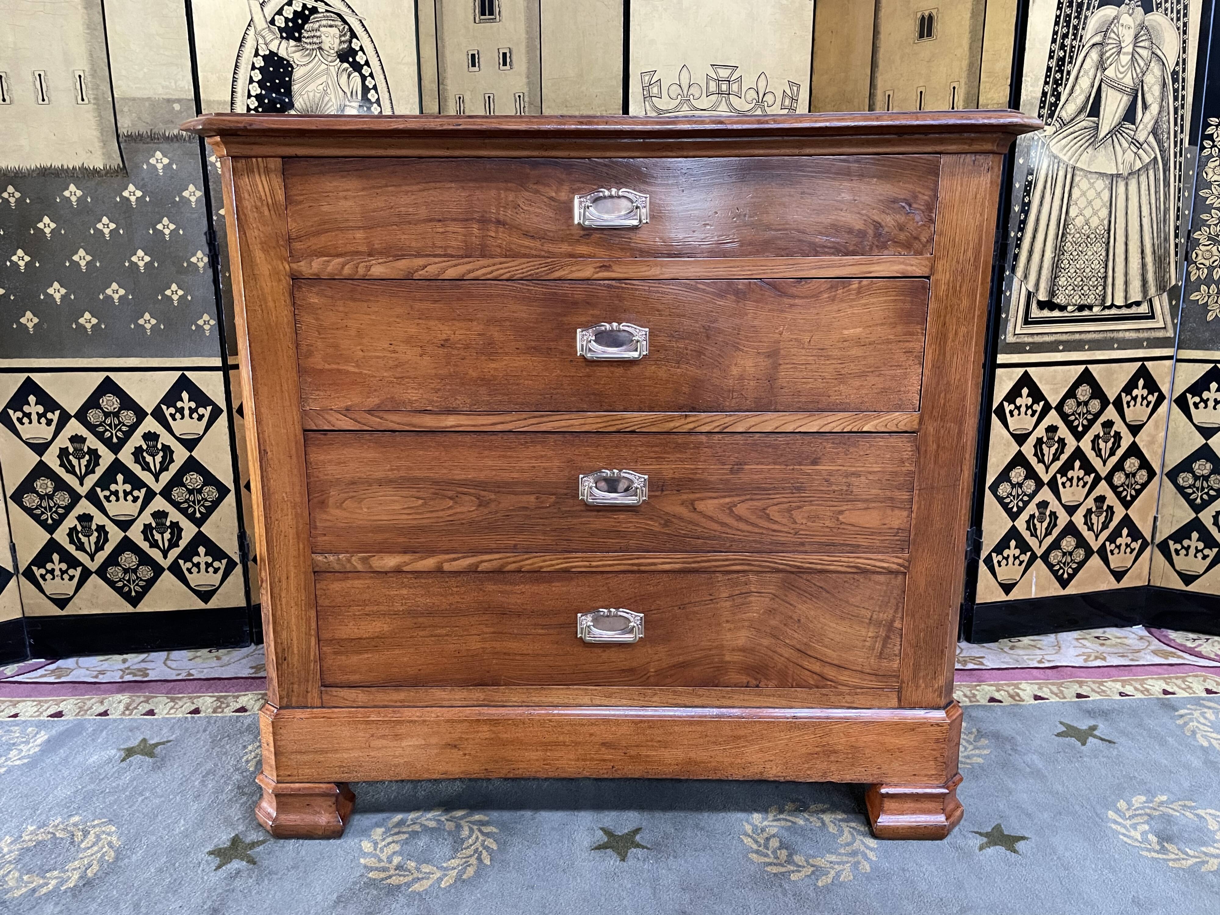 Commode Louis Philippe en Orme era