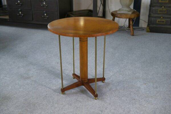 Table d’appoint circulaire en laiton, orme et loupe d’orme 1940’s