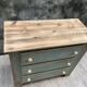 Commode en bois patinée